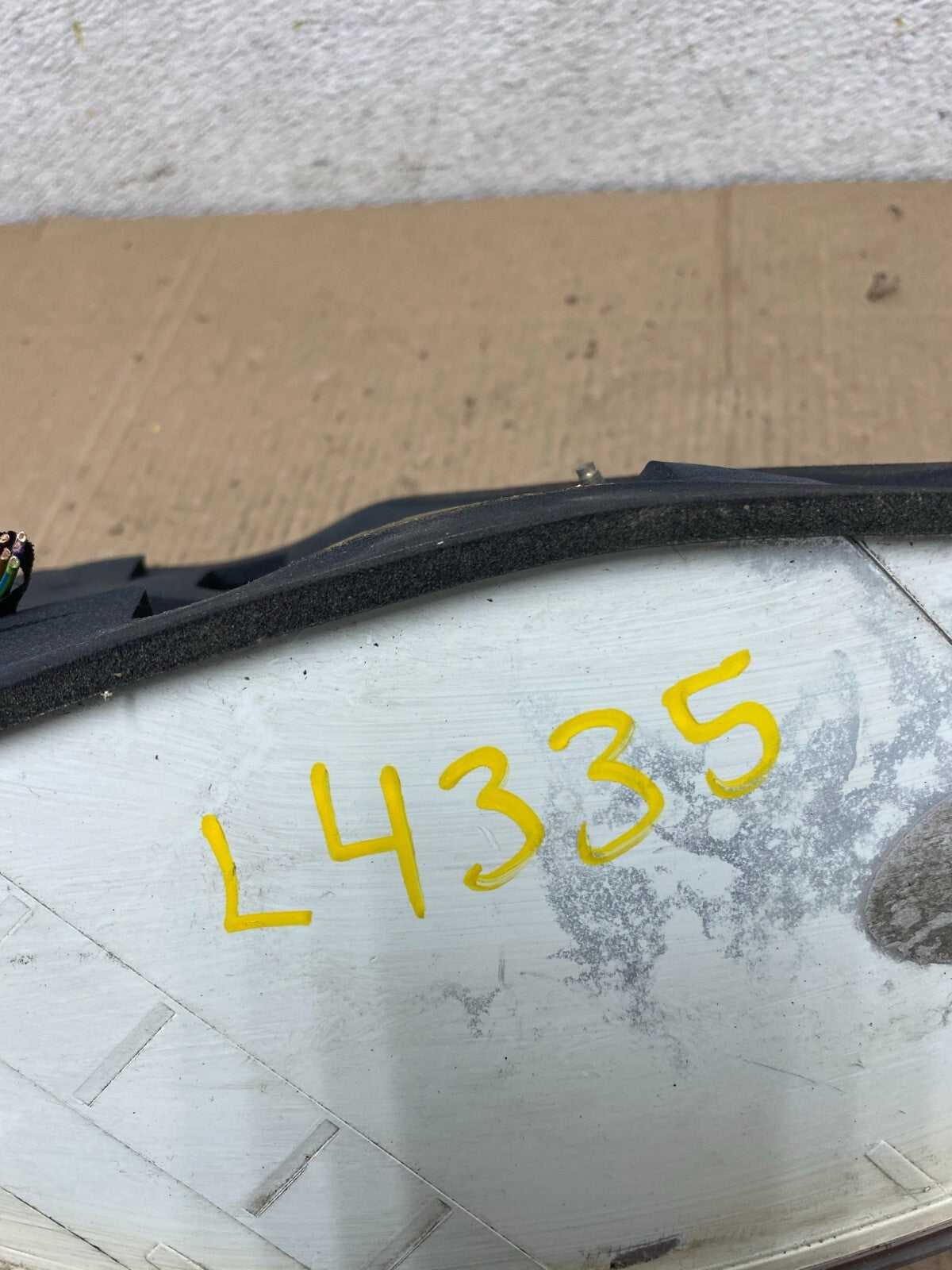 2002 to 2005 BMW 7-Series 745i 760i Right Passenger Tail Light Oem L4335 DW6