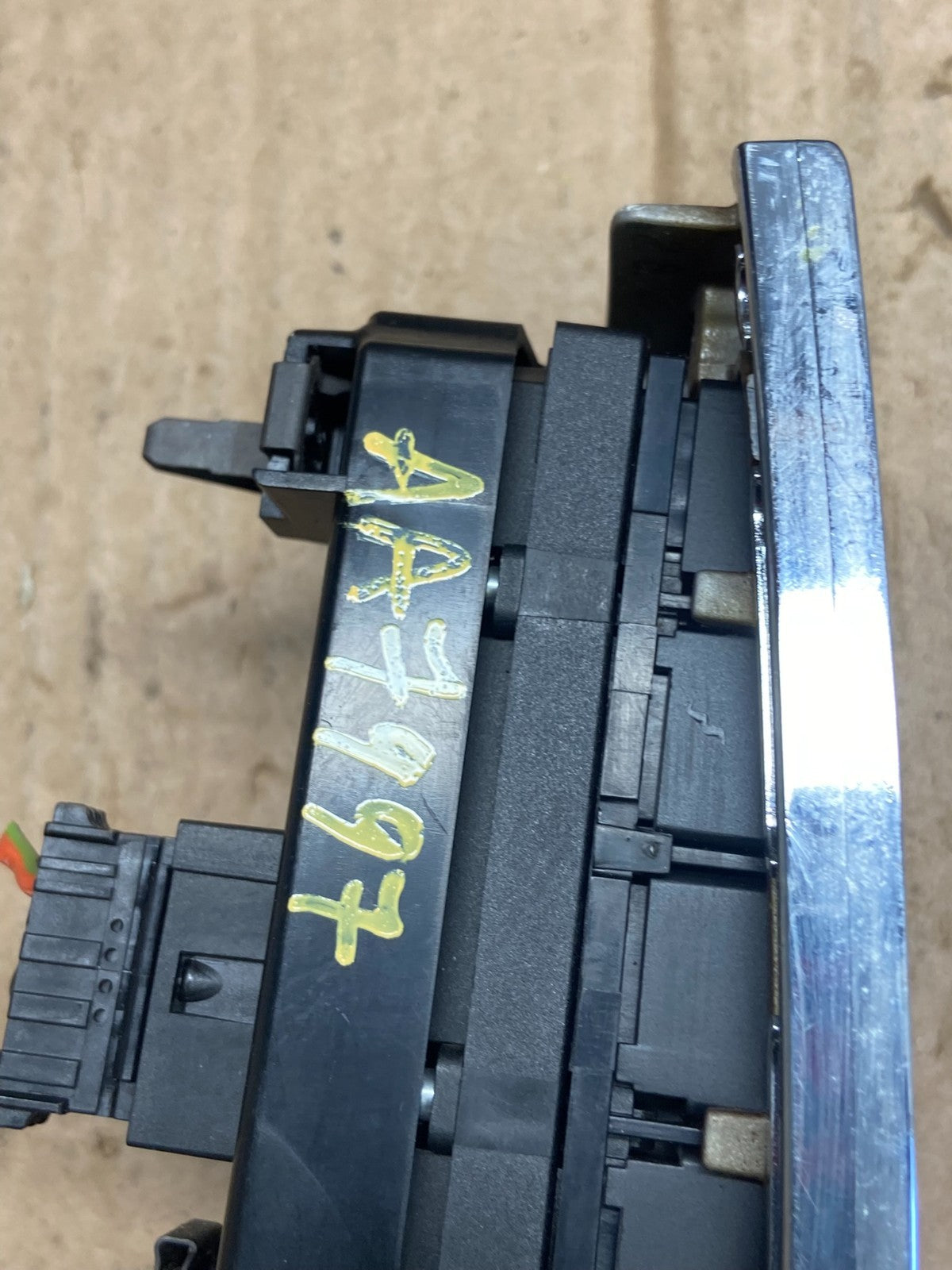 2005-2009 Mercedes W209 CLK350 CLK550 Door Lock ESP Hazard Control aa7997 DG6