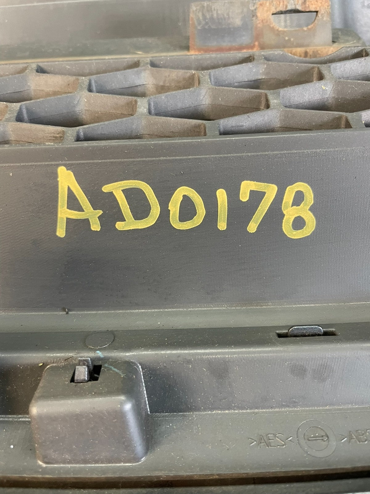 2003 2004 2005 Honda Pilot Front Upper Grill Grille AD0178 DG7