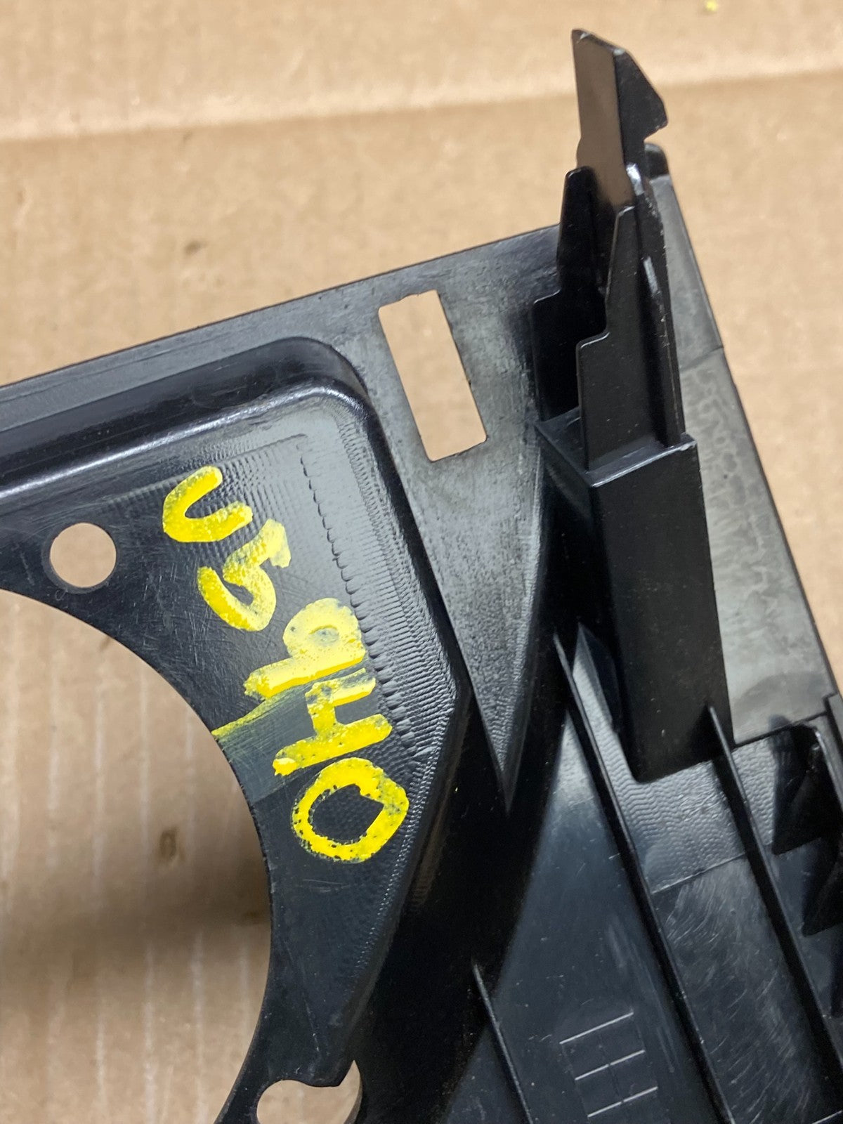 2011 to 2015 Nissan Rogue Dash Upper Center Radio Bezel Trim u5940 DG6