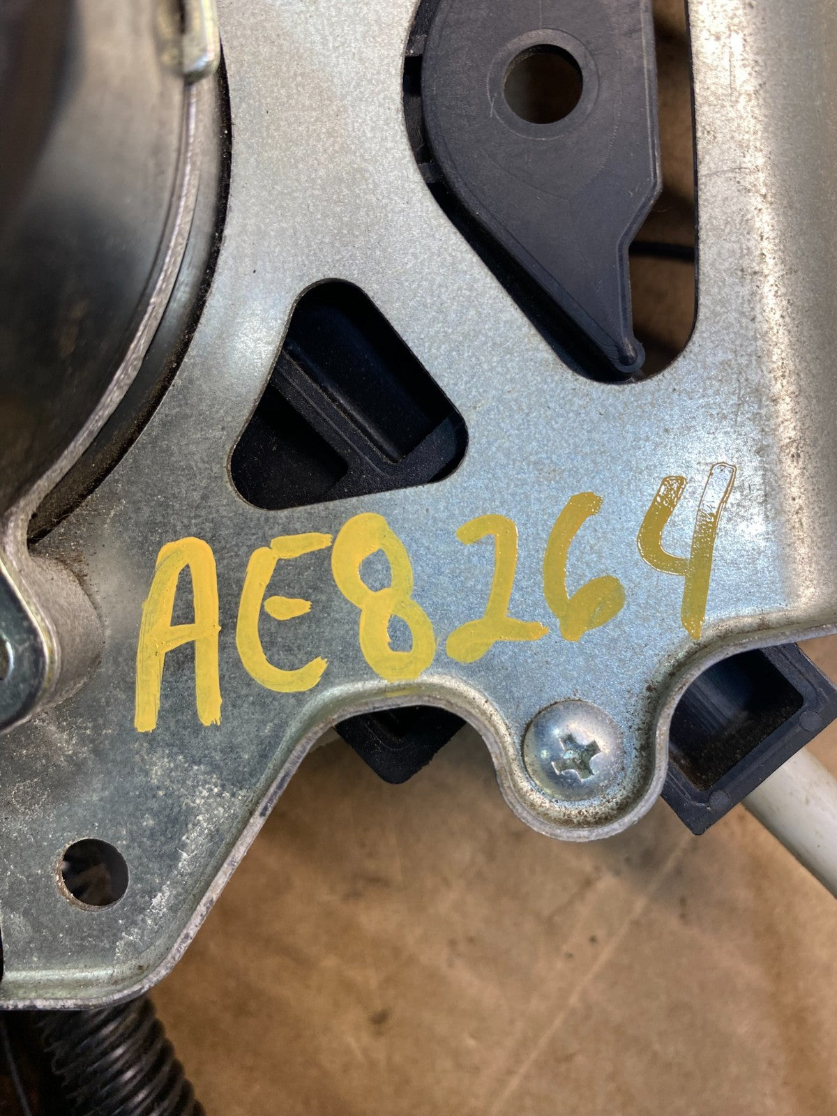 2005 - 2010 Honda Odyssey Rear Right Sliding Door Lock Actuator Motor AE8264 DG5