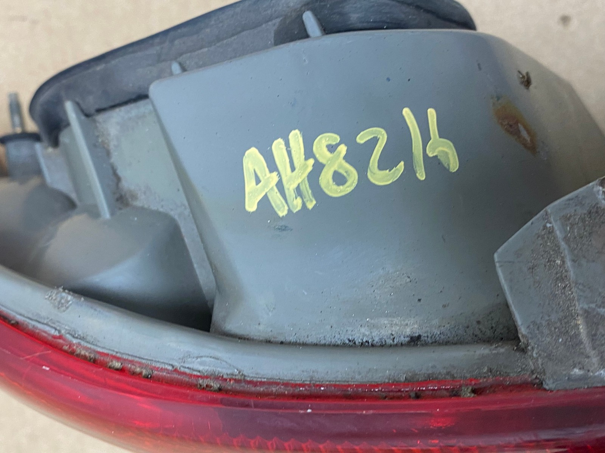 1998 1999 2000 Toyota Corolla Left Driver Lh Side Tail light AH8216 LK6