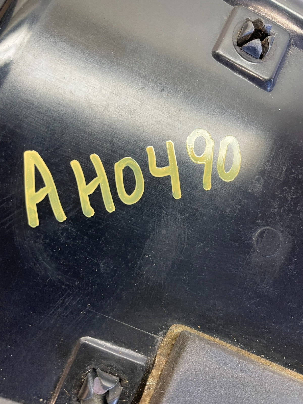 1992 1993 Chevrolet Cavalier Rear Trunk LID Center Tail Light AH0490 DG4