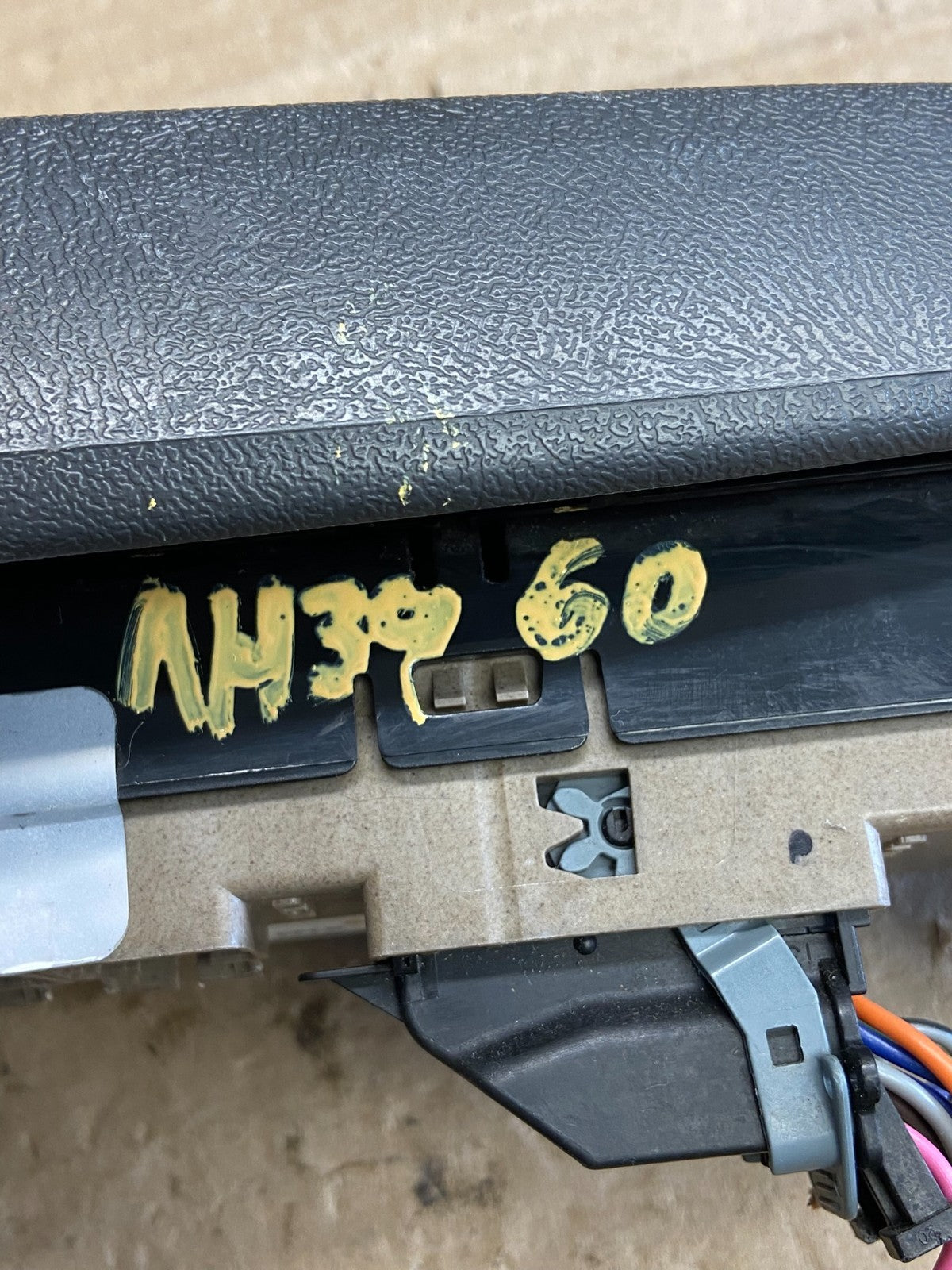 2003-2006 Chevrolet Silverado Driver Side Master Window Switch AH3960 DG5