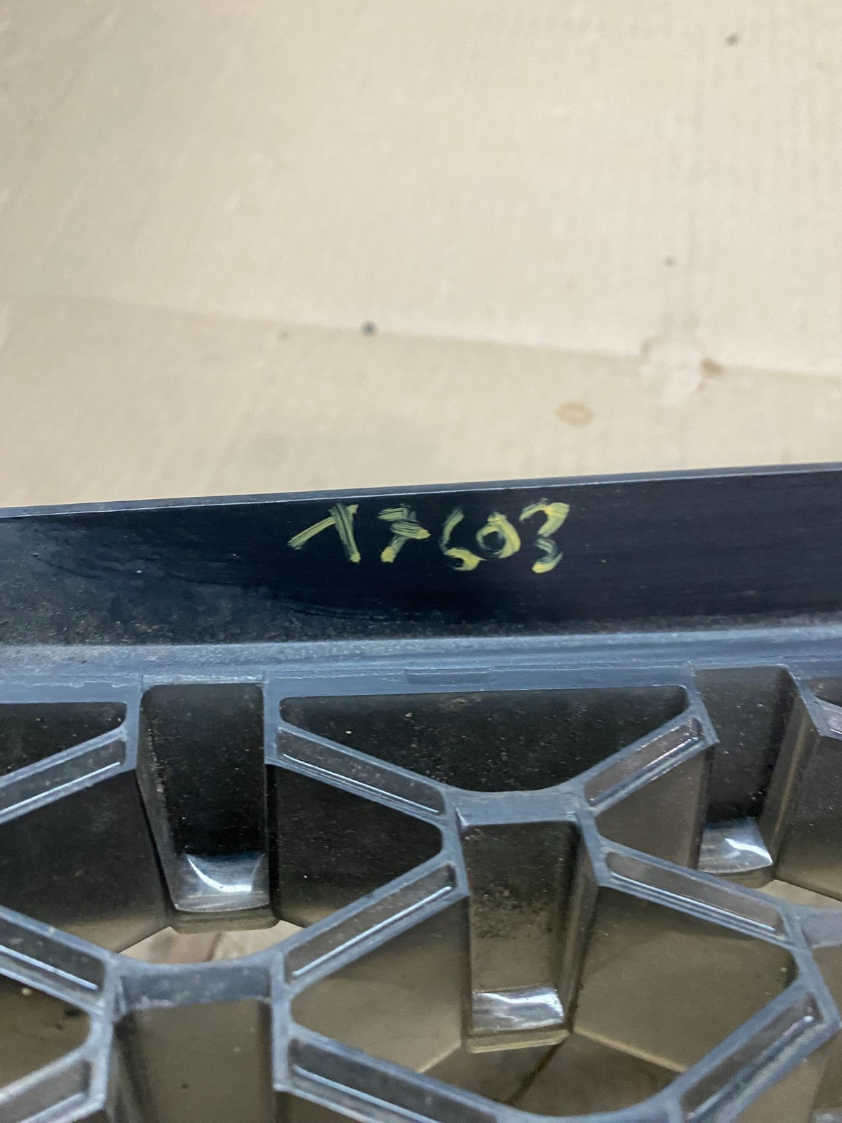 1989 Subaru Legacy Front Grill Grille 91065AA050 X7603 PS12