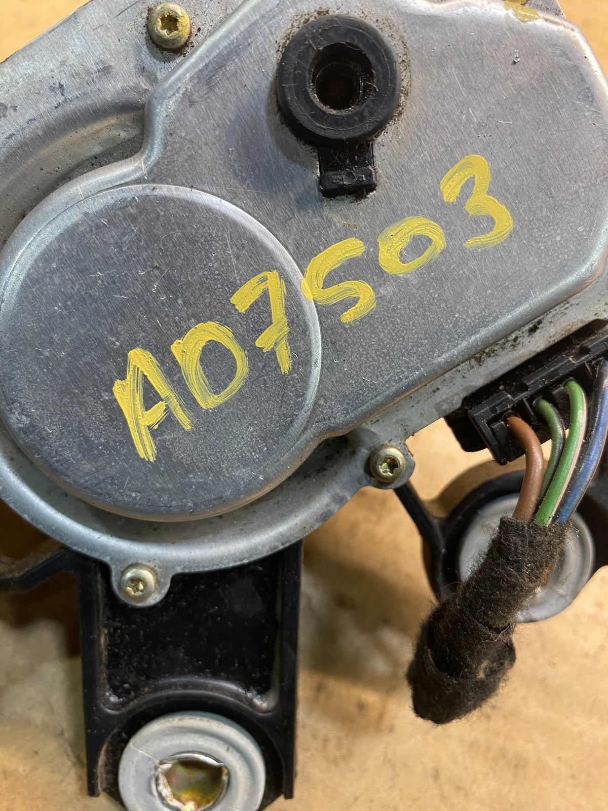 2004 to 2007 Volkswagen Touareg Rear Windshield Wiper Motor ad7503 DG6