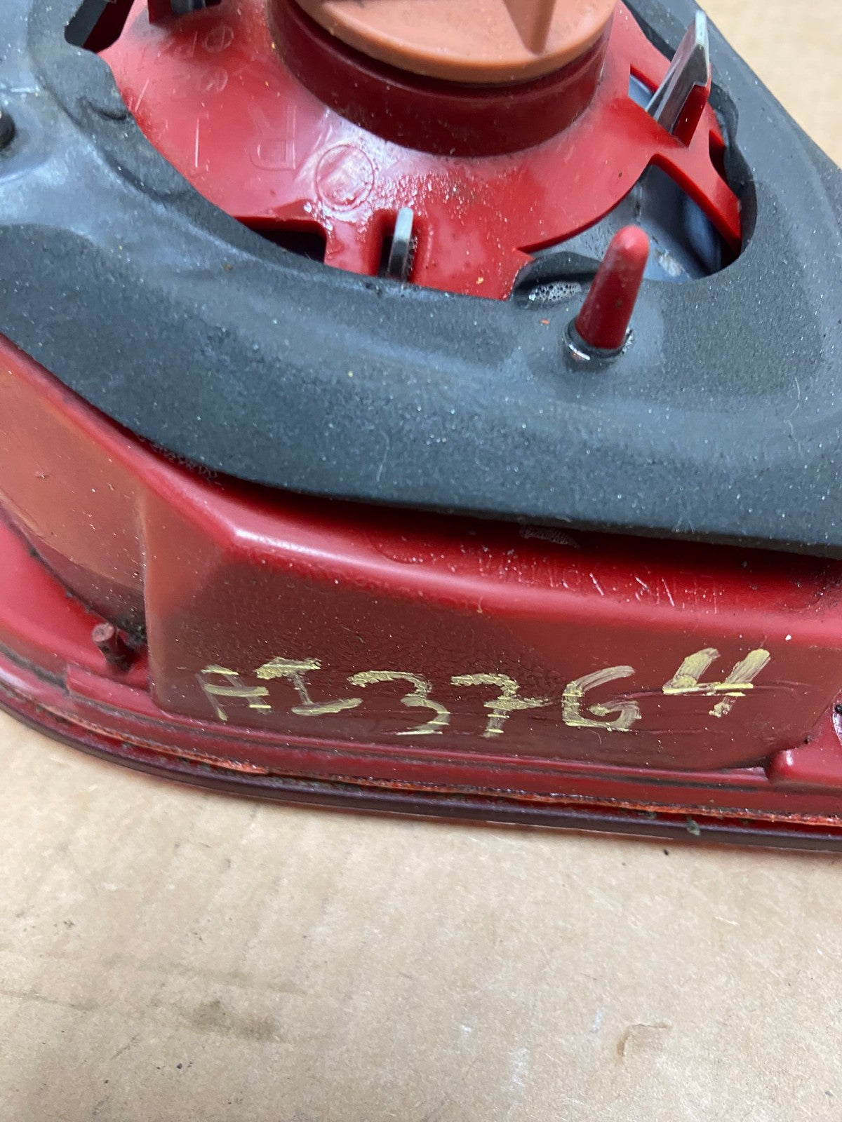 2004 2005 2006 Kia Amanti Right Passenger Side Tail Light Inner AI3764 LK6