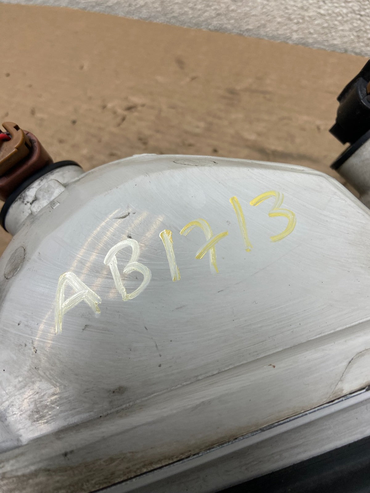 2000 to 2001 Toyota Camry Front Left Driver Side Headlight AB1713 DW9