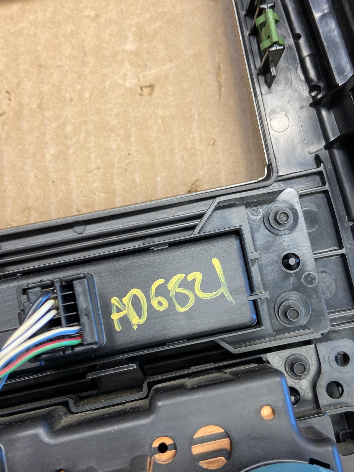 2008 2009 2010 Jeep Commander Grand Cherokee A/C Climate Control Bezel AD6821 DG6
