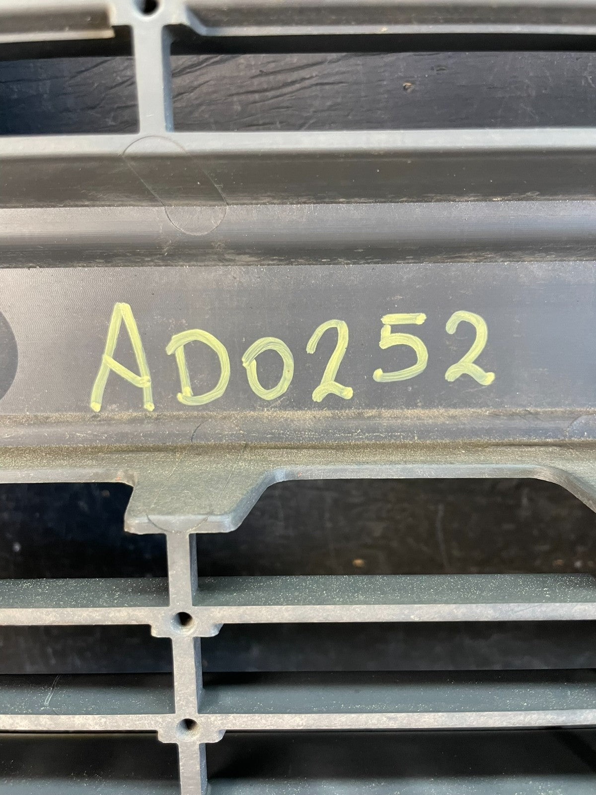 2008 to 2014 Ford Econoline E150 E250 Front Upper Chrome Grill Grille AD0252 DG7