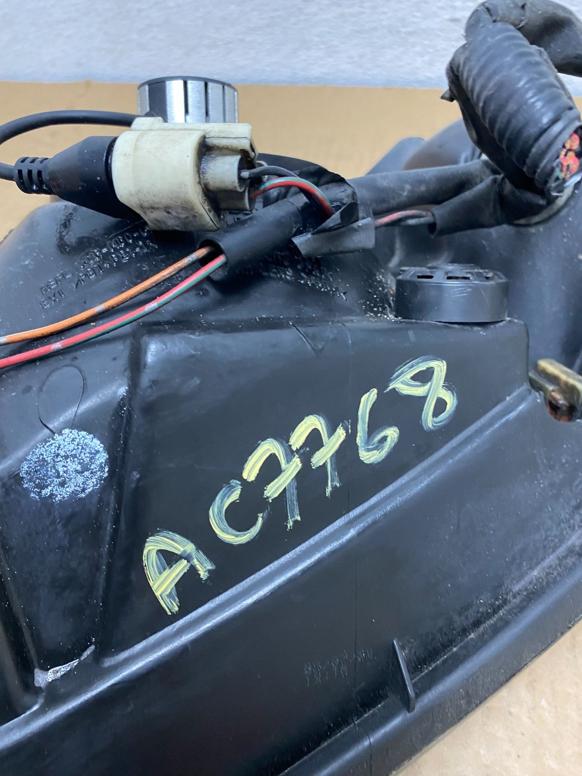 2001 to 2003 Acura MDX Passenger Right RH Headlight AC7768 DW8