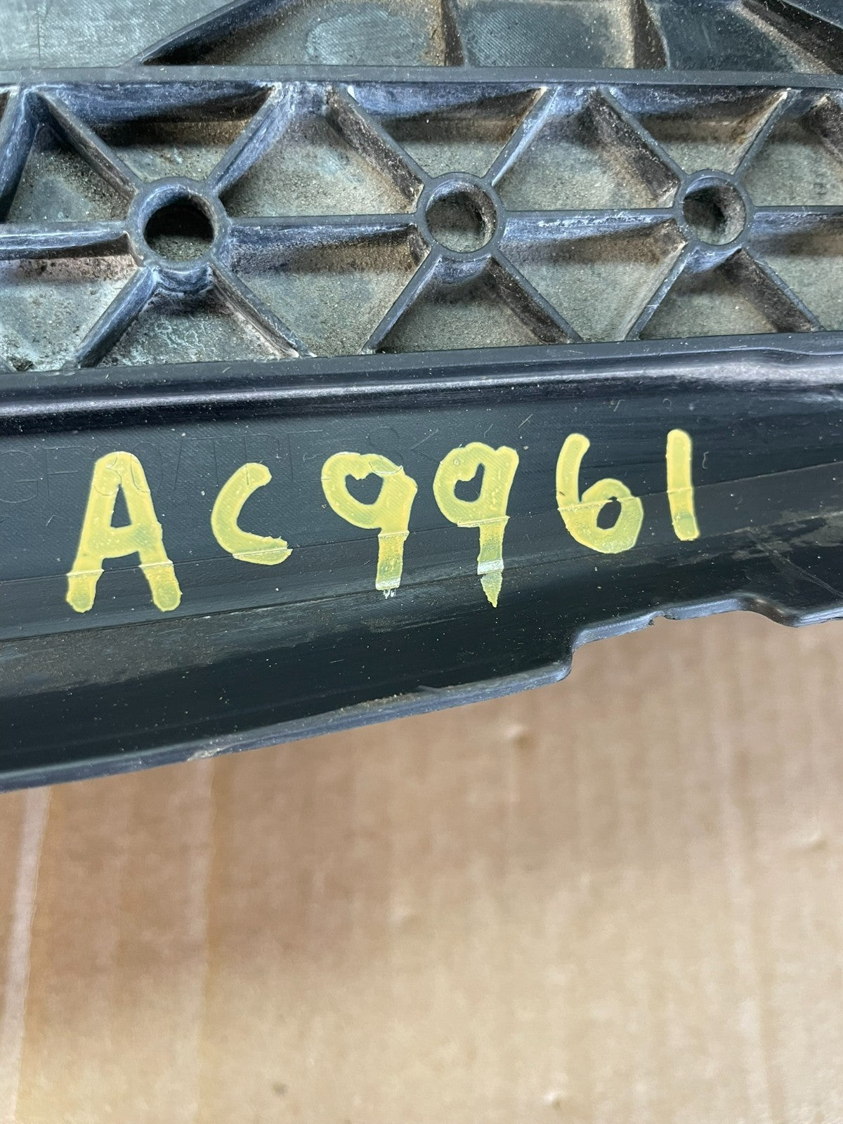 BMW 5 SER G30 G31 Bumper Air Flaps Front Lower 51137497285 AC99616
