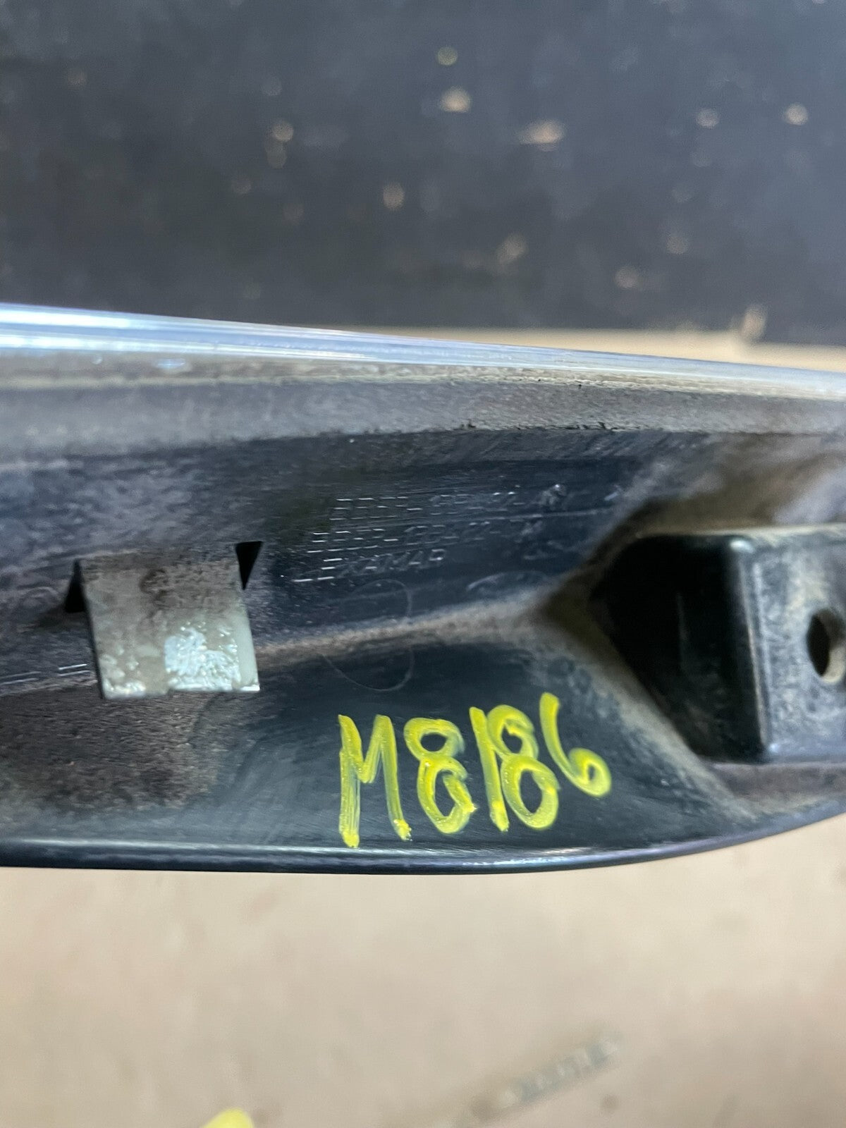 2011 to 2014 Ford Explorer Rear Tailgate Gate Trim Molding With Camera M8186 DG11