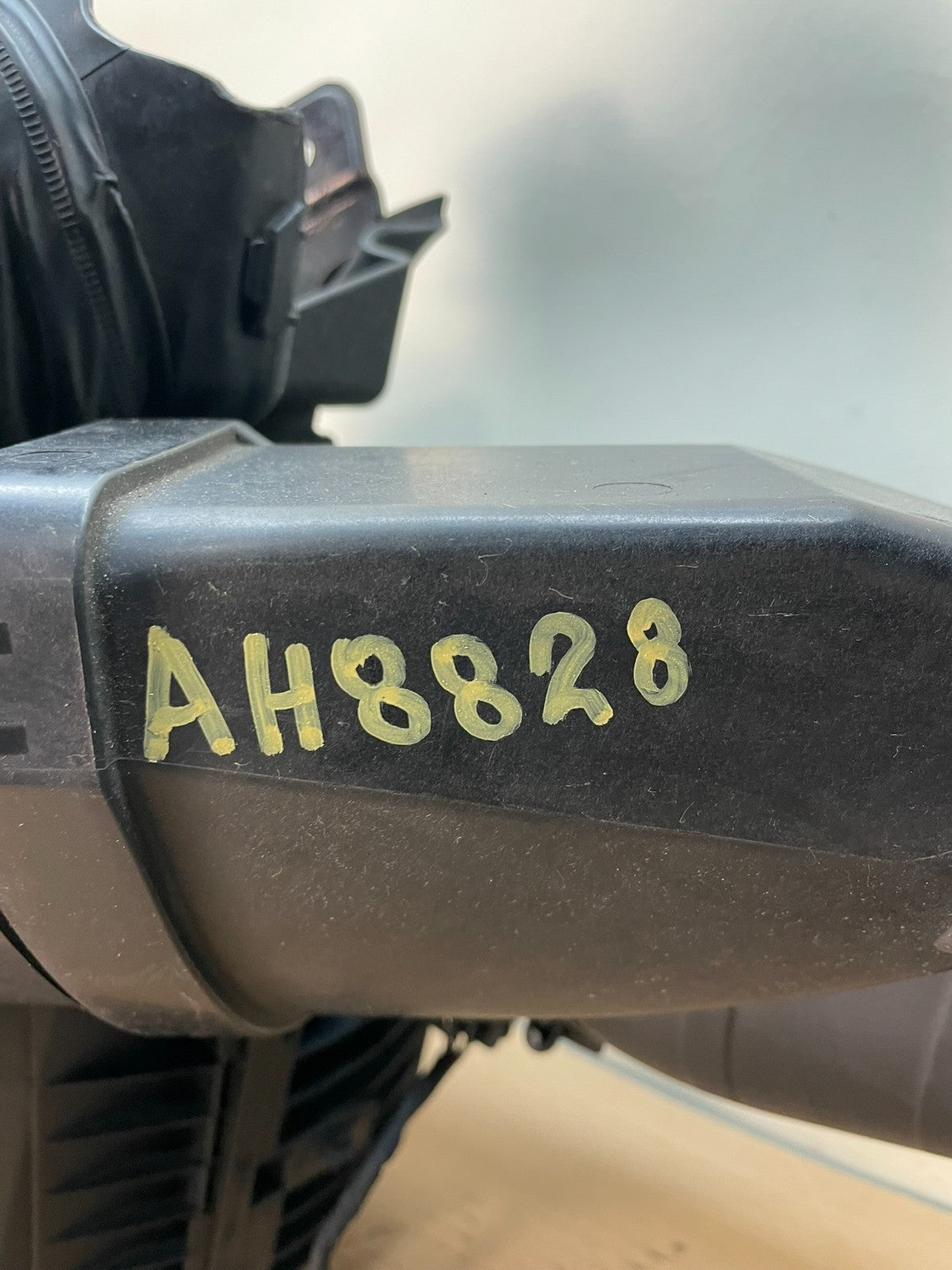 2009-2012 Hyundai Genesis Sedan 4.6L Air Intake Resonator ah8828 DG6