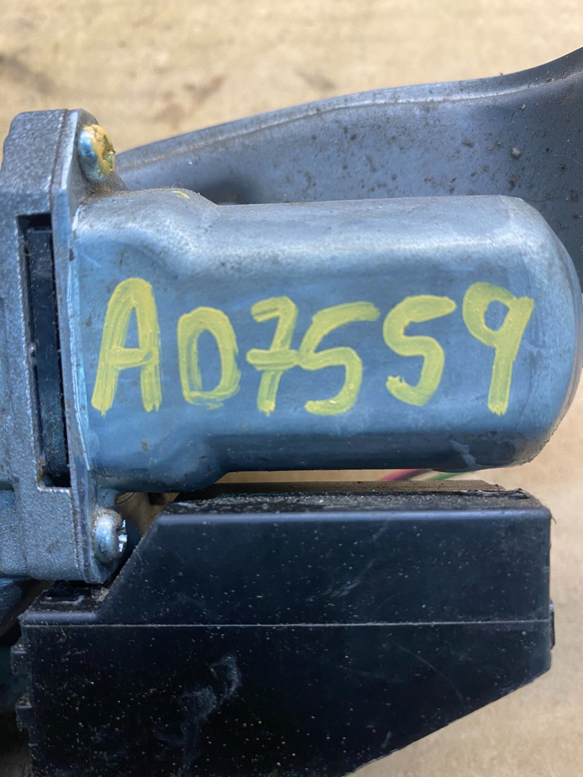 2009 to 2012 Toyota Matrix Rear Wiper Windshield Motor AD7559 DG7