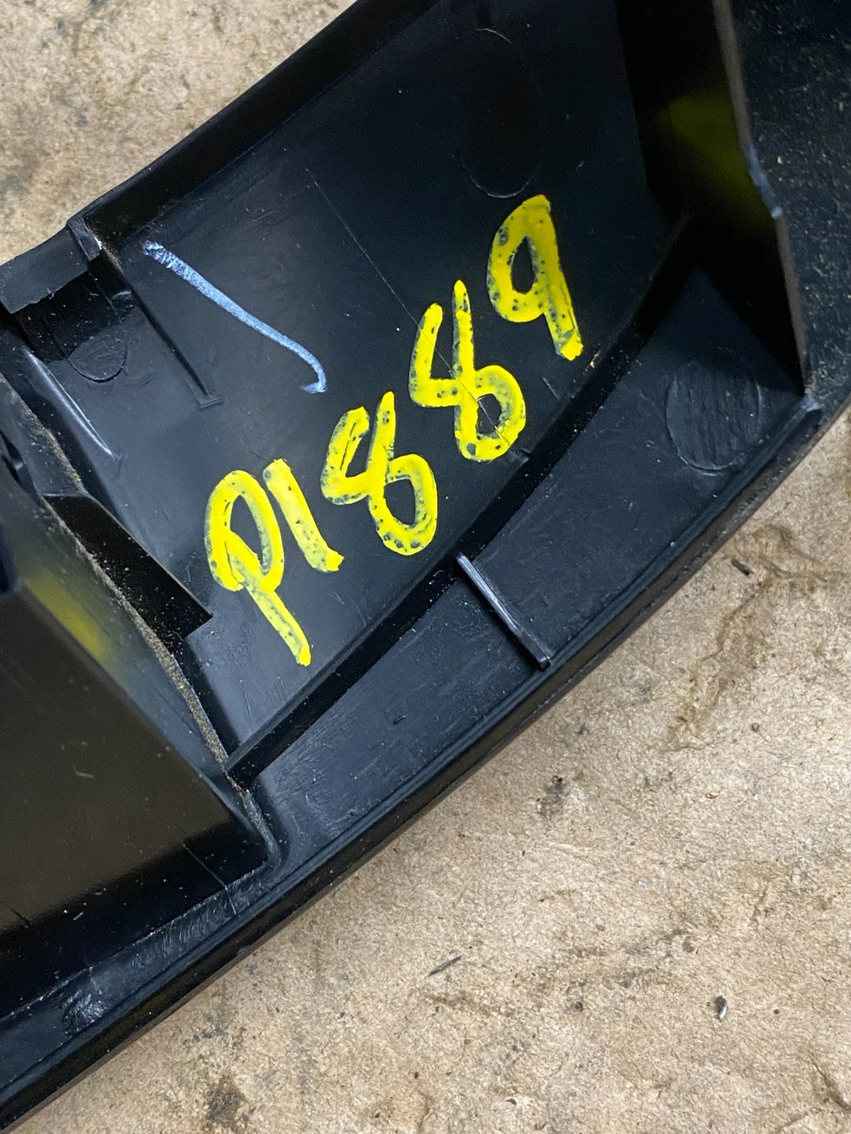 2004 to 2010 Toyota Sienna Switch Key Light Indicator Bezel Trim OEM p1889 DG7