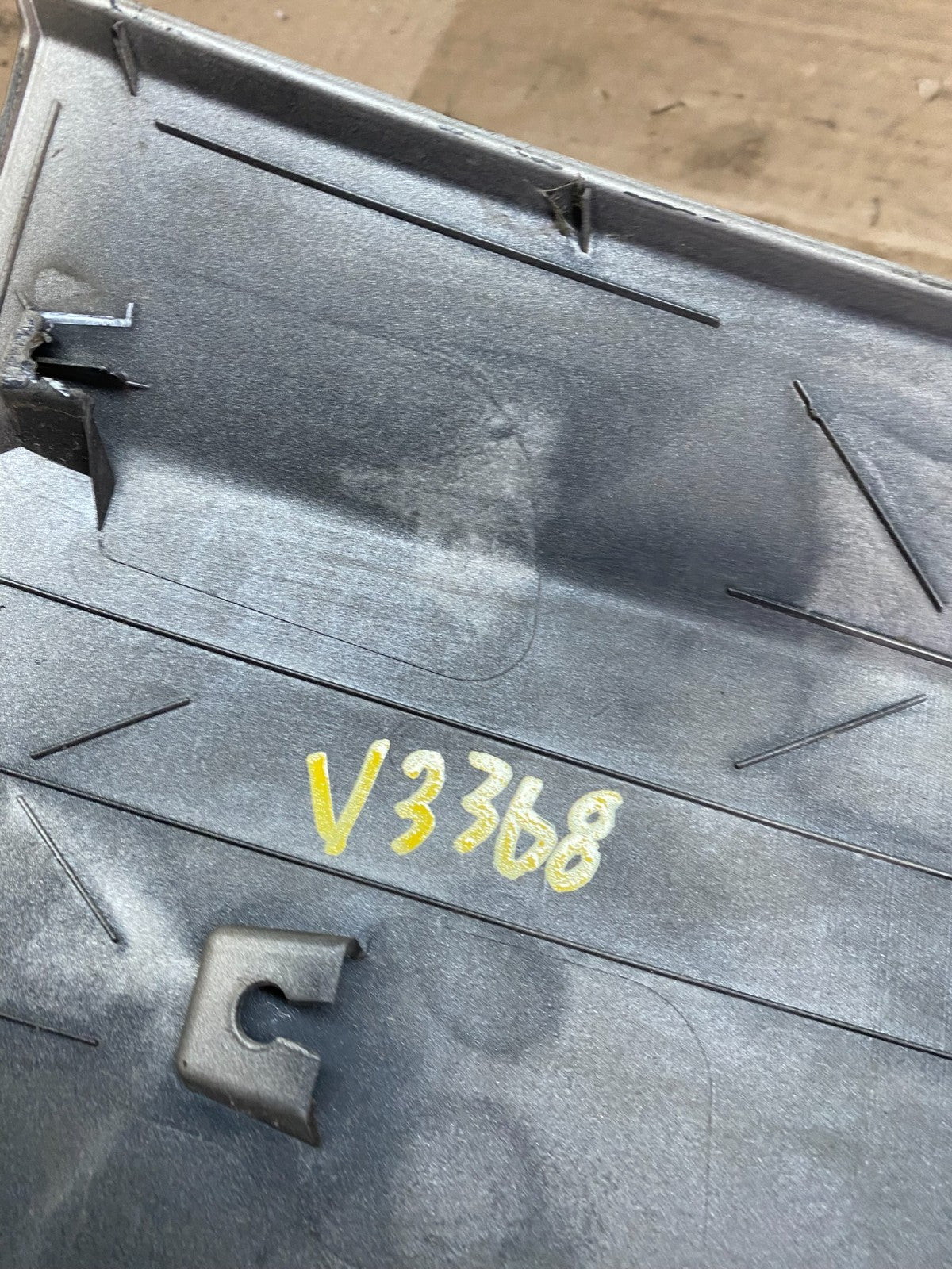 2011-2018 Dodge Grand Caravan Rear Tail Gate Trim Molding Panel OEM V3368 DG17