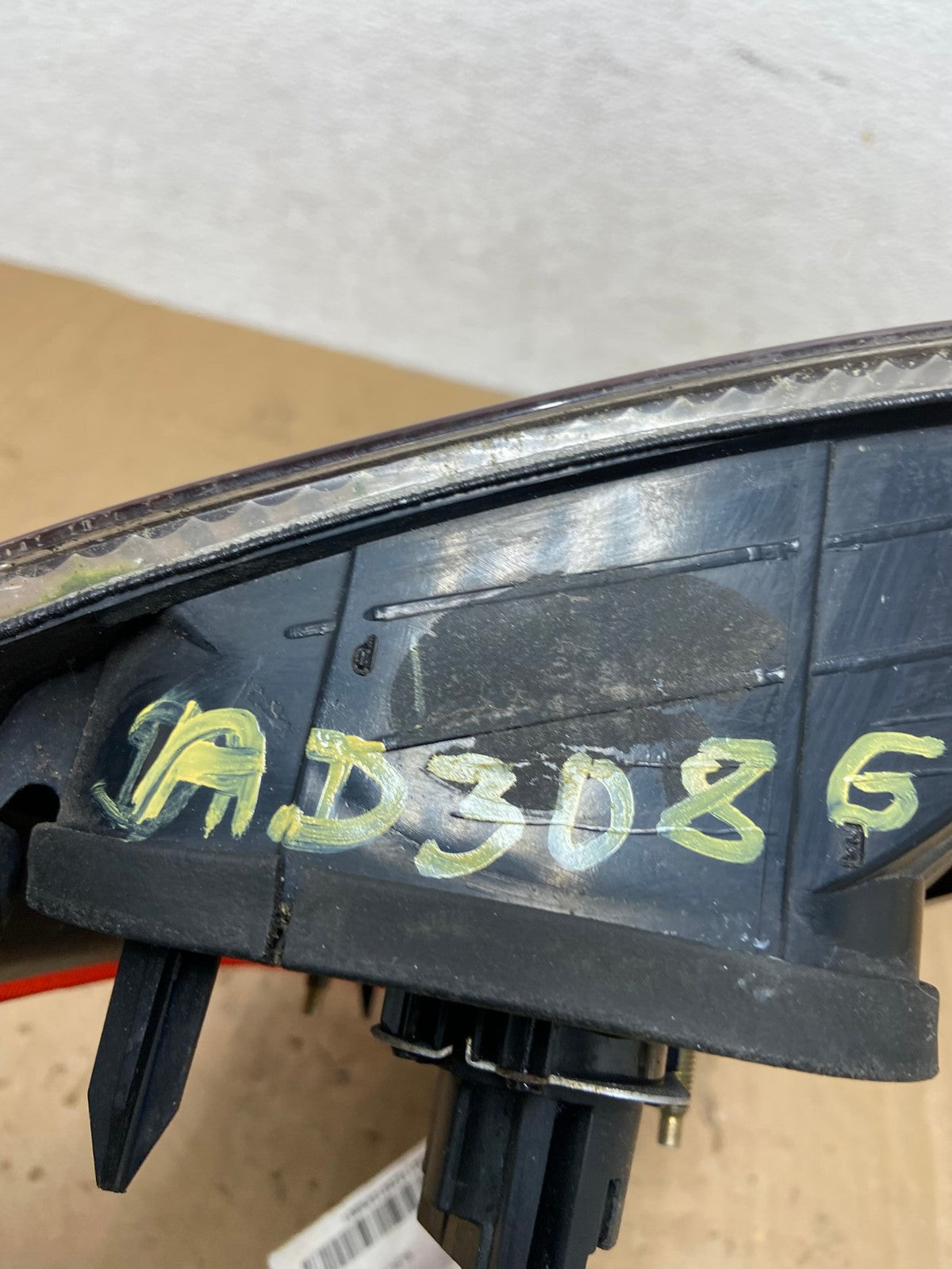 2001 - 2004 Volvo Xc70 V70 Left Driver LH Side Tail Light AD3086 LK9