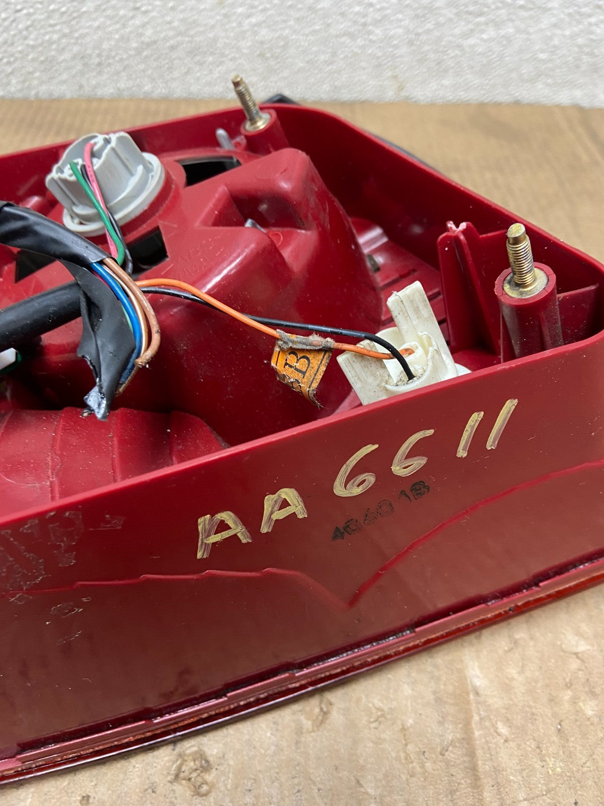2002 to 2005 Hyundai Sonata Right Passenger Side Tail Light AA6611 LK6