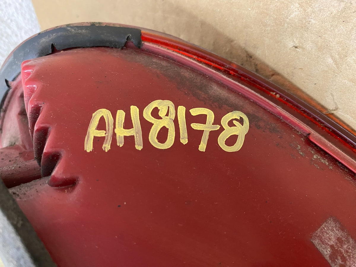 2002 to 2005 Hyundai Sonata Left Driver Lh Side Tail Light AH8178 DW8