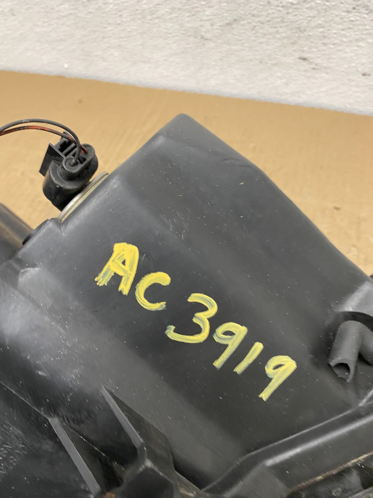 2004 to 2009 Mazda 3 Hatchback Left Driver LH Side Xenon Headlight AC3919 DW12