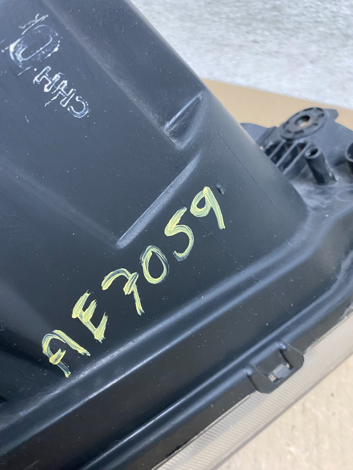2007 2008 2009 Kia Sorento Left Driver LH Side Headlight Halogen AE7059 DW10