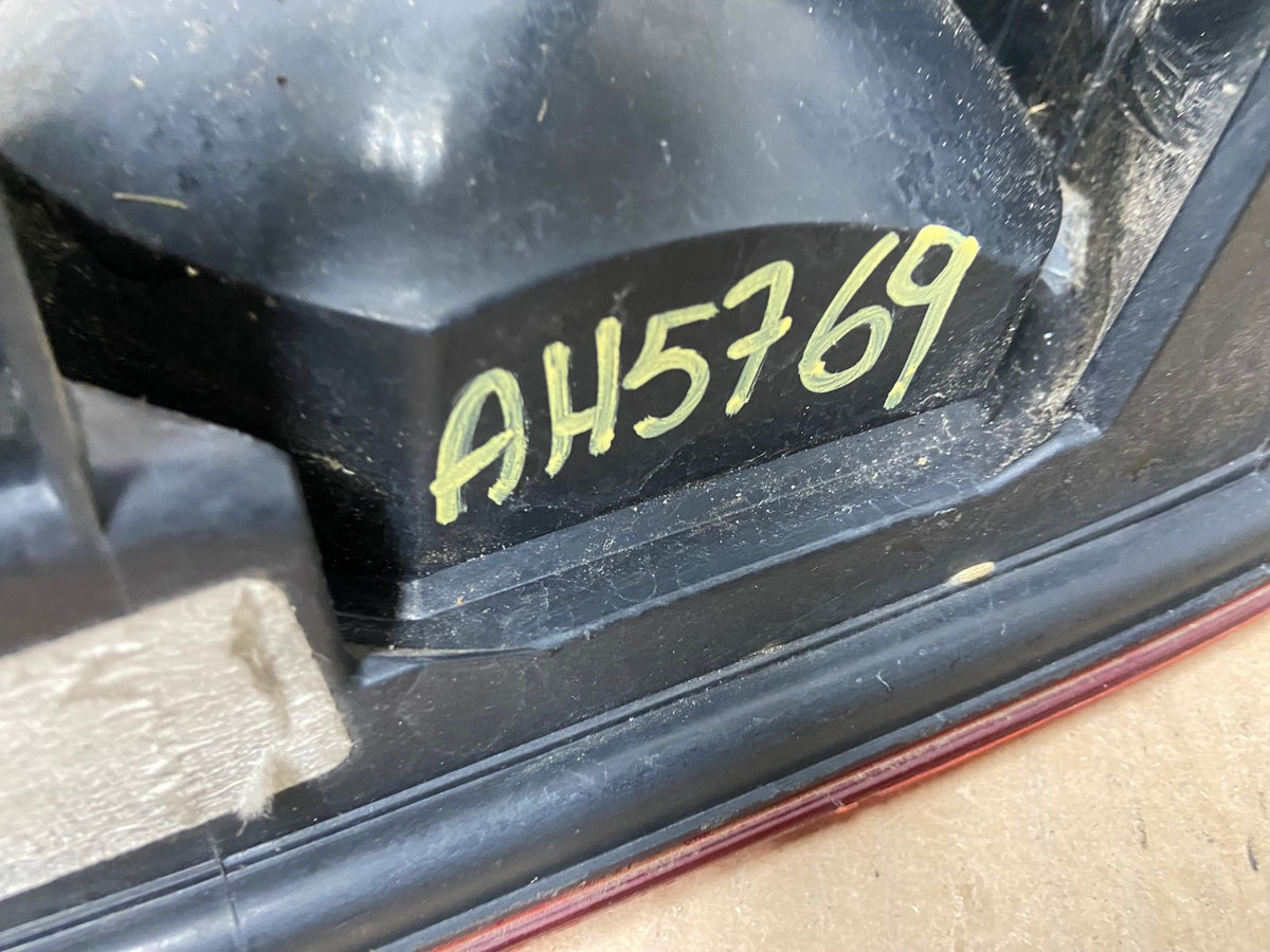 2005 2006 2007 Ford Five Hundred Left Driver Lh Side Tail Light AH5769 LK7