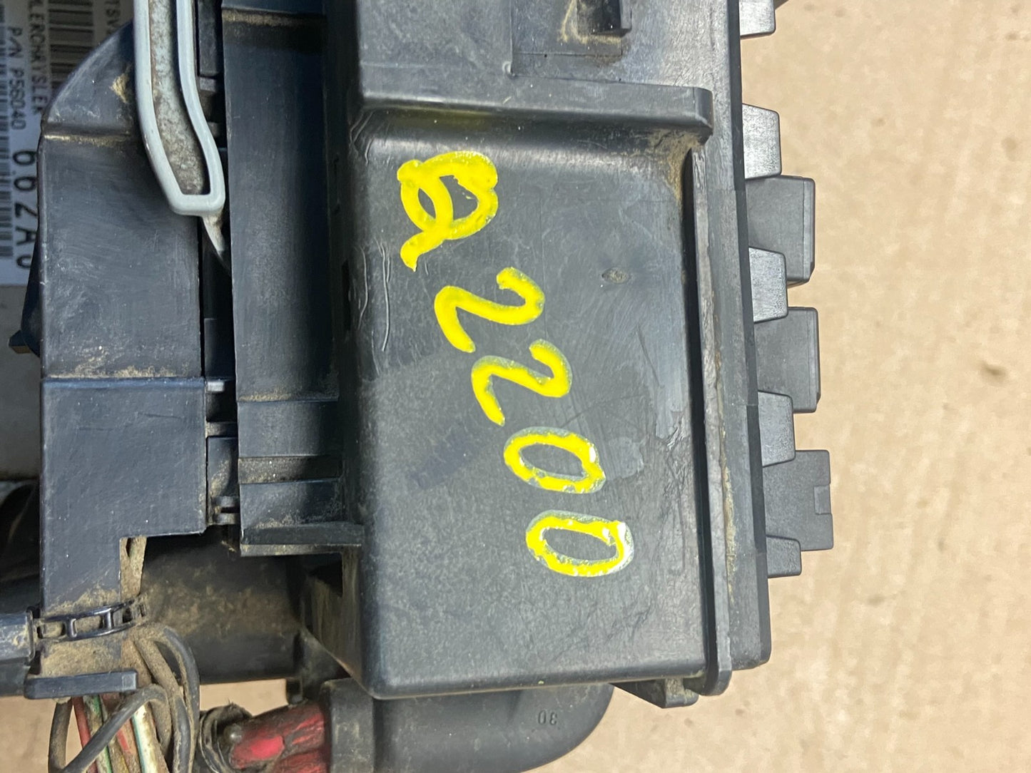 2005 Jeep Grand Cherokee BMC Body Module Power Fuse Box Relay Q2200 DG8