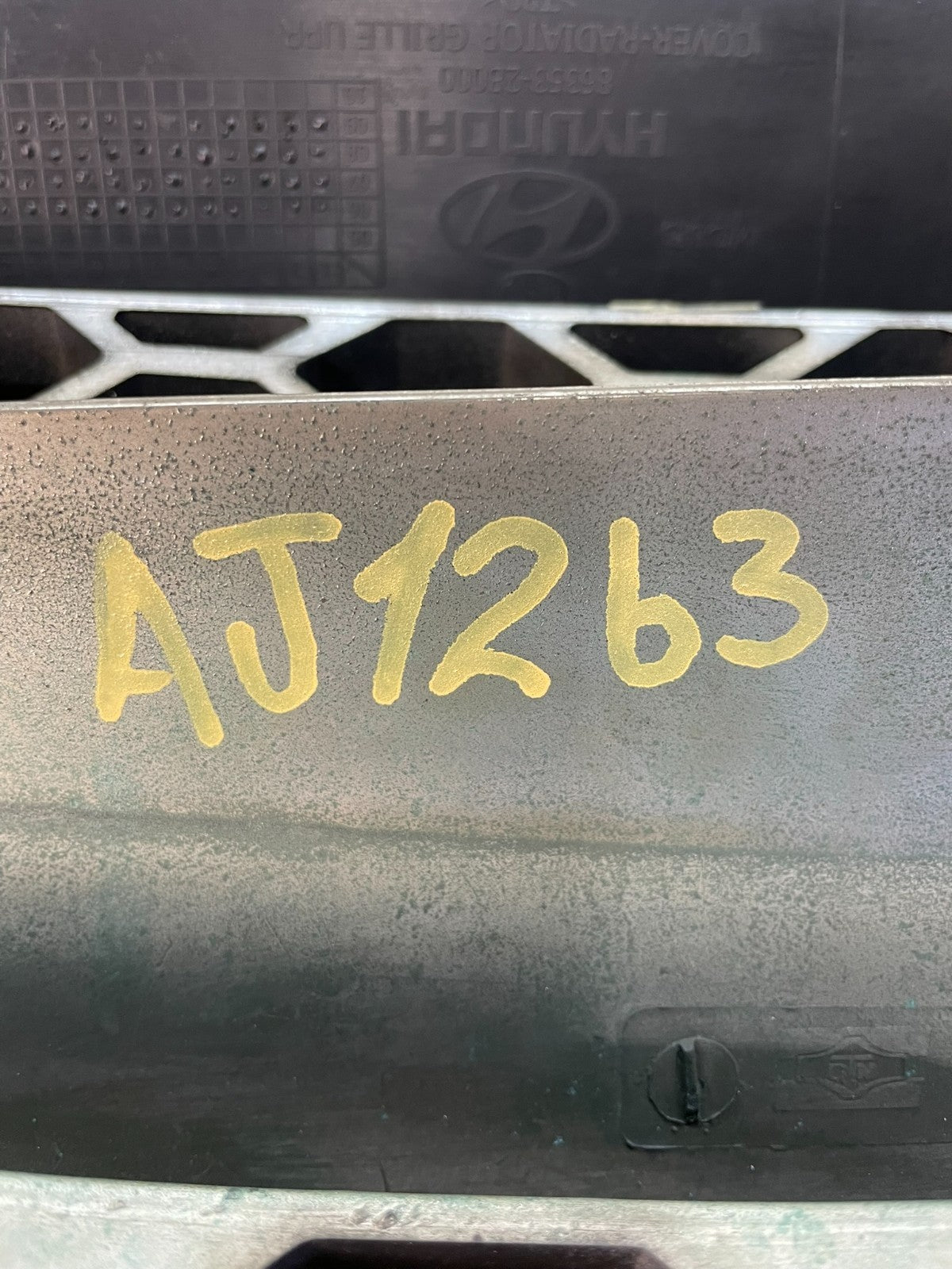2007 to 2009 Hyundai Santa Fe Front Upper Grill Grille AJ1263 DG5