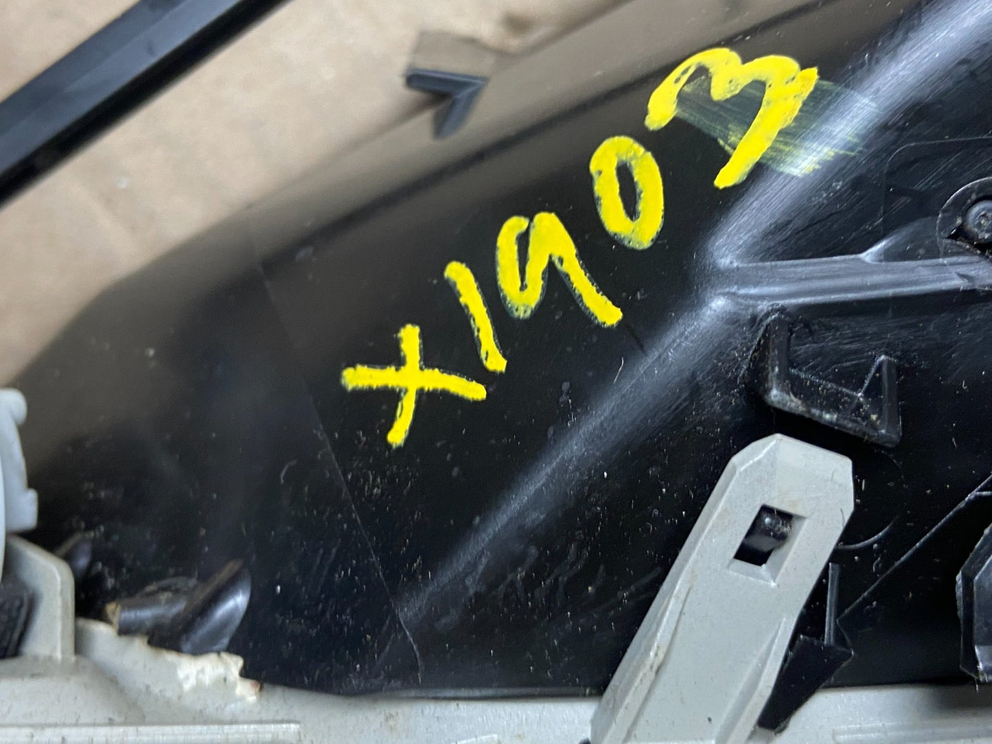 2010 to 2016 GMC Terrain Left+Right Front Dash Air Vent Bezel X1902 DG8