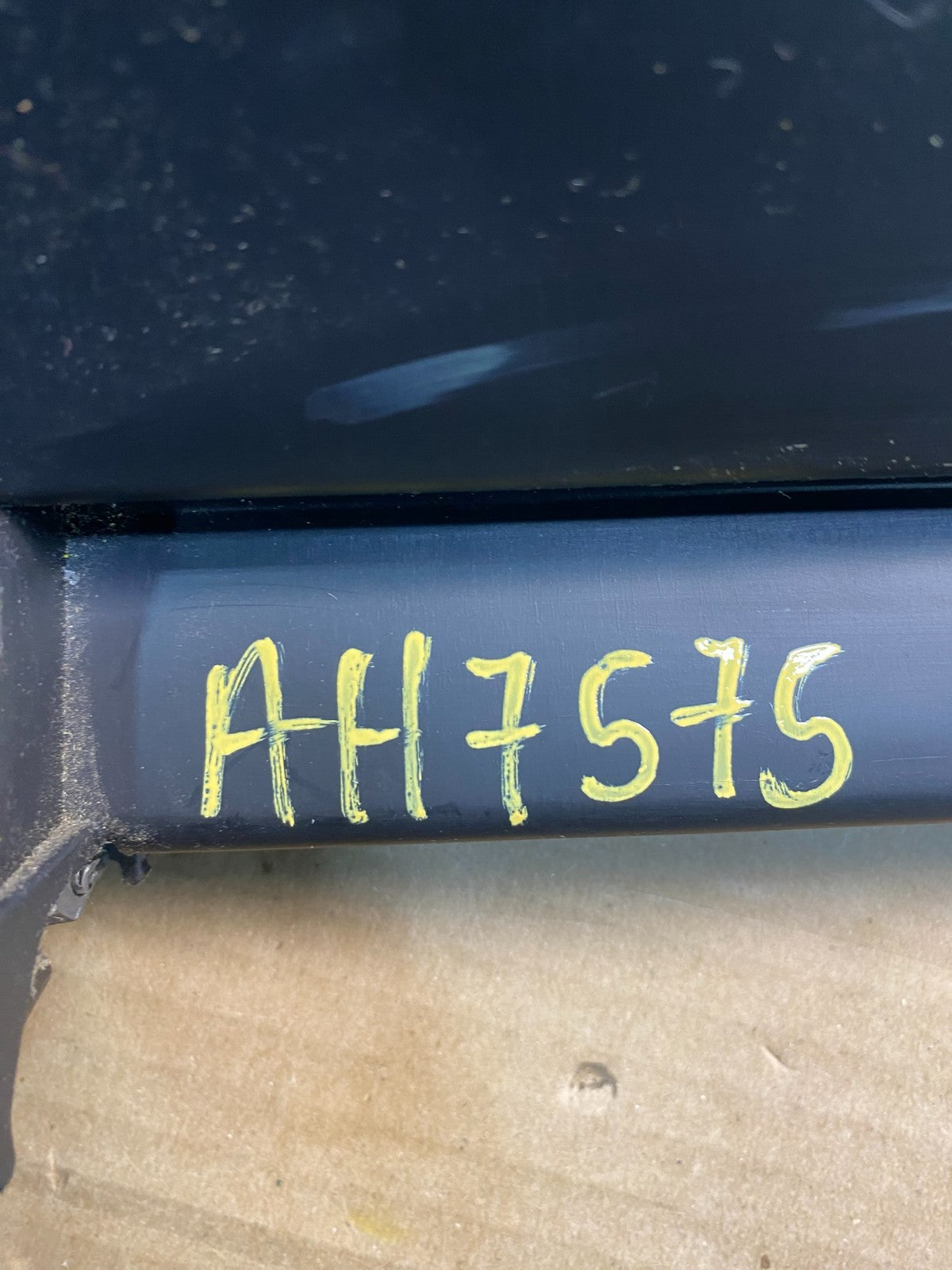 2001-2006 Toyota Sequoia Front Right Passenger Storage Glove Box AH7575 DG6