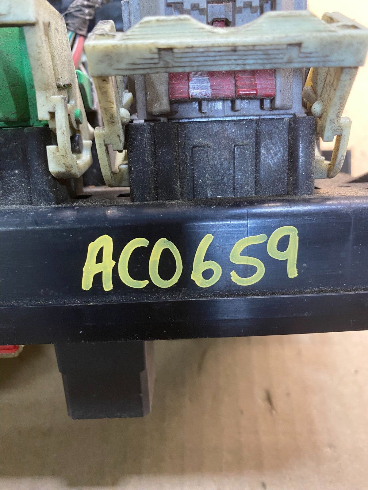 2005 2007 Dodge Charger Fuse Box Body Control Module BCM AC0659 DG7