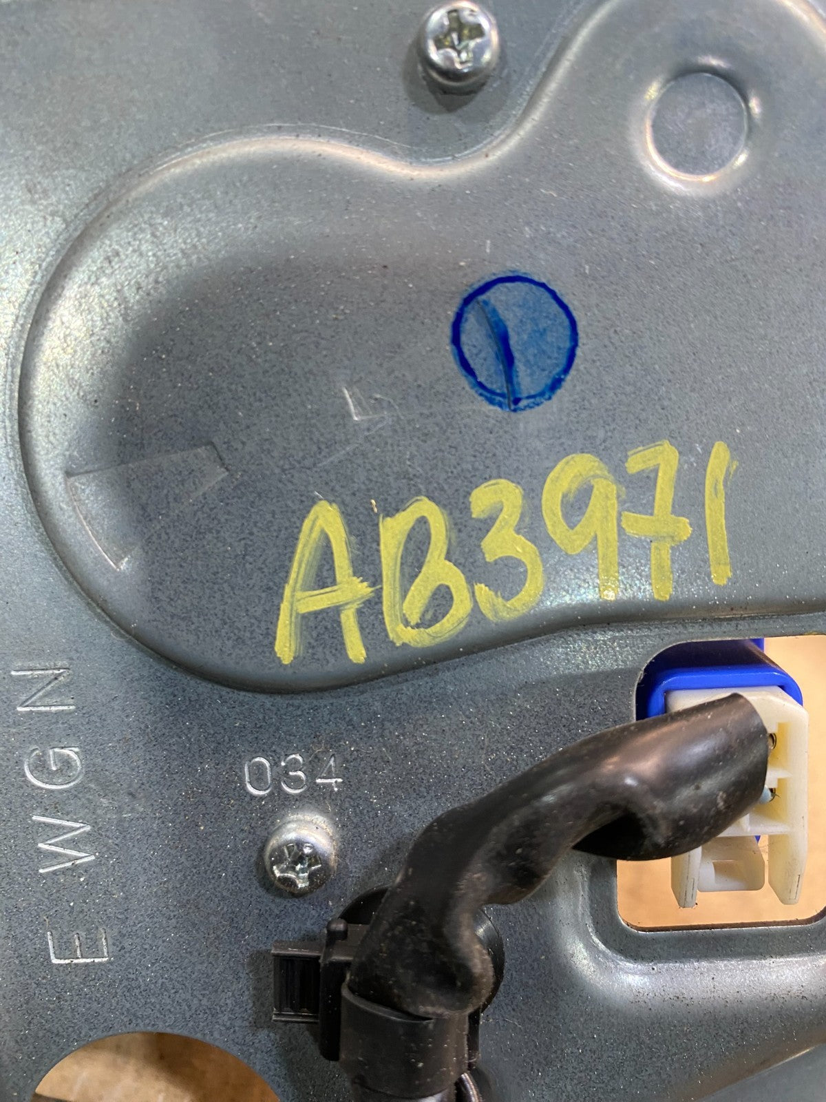 2010 to 2014 Subaru Legacy Outback Rear Wiper Motor AB39716