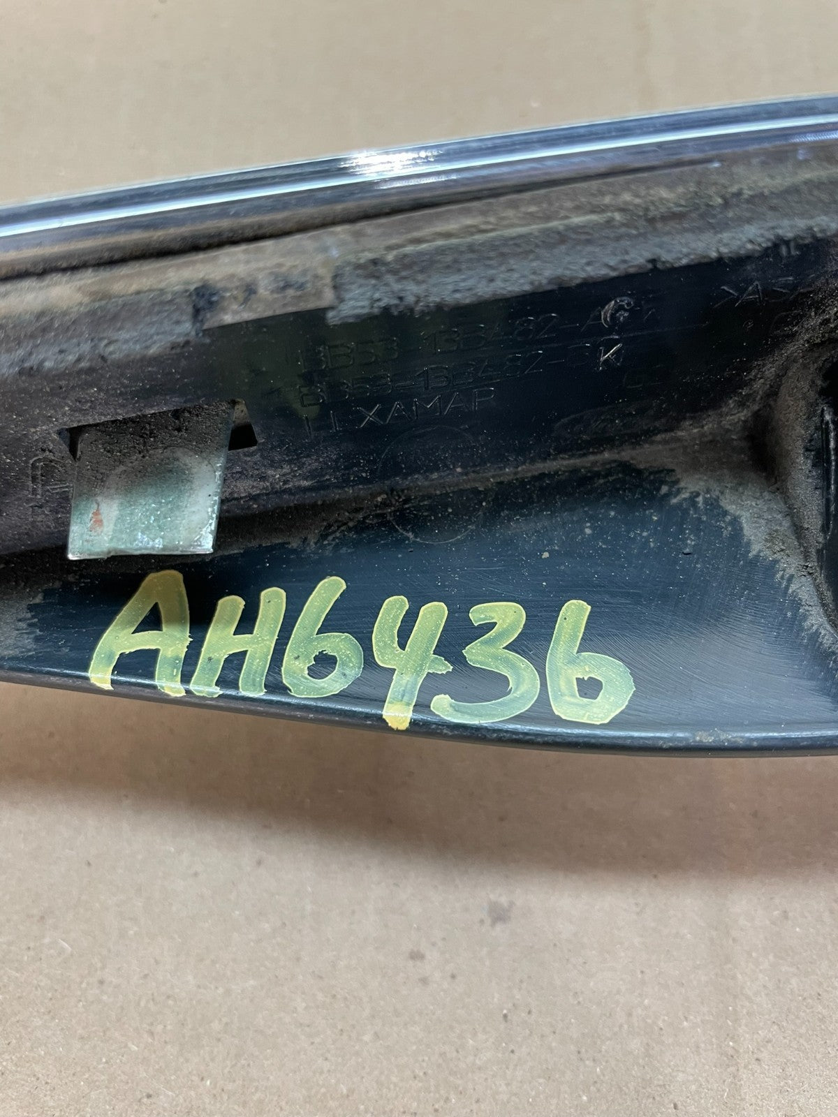 2011 to 2014 Ford Explorer Rear Tailgate Gate Trim Molding With Camera AH6436 DG5