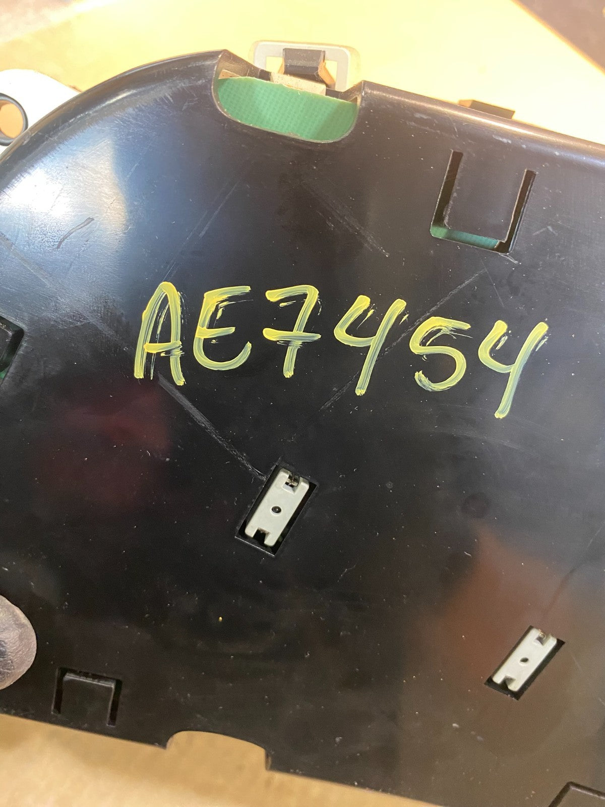 2002 GMC Yukon Speedometer Cluster Gauge AE7454 DW6