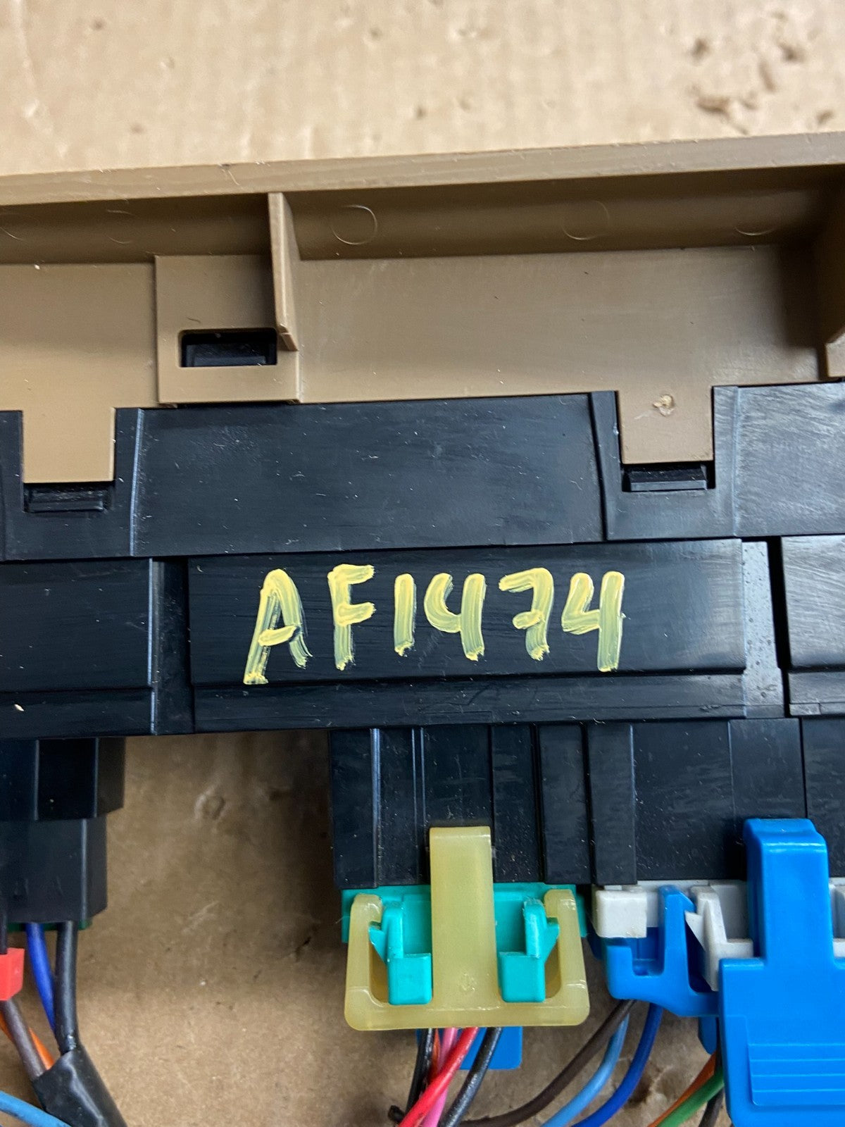 2002-2005 Chevrolet Trailblazer Left Driver Window Control Switch AF1474 DG5