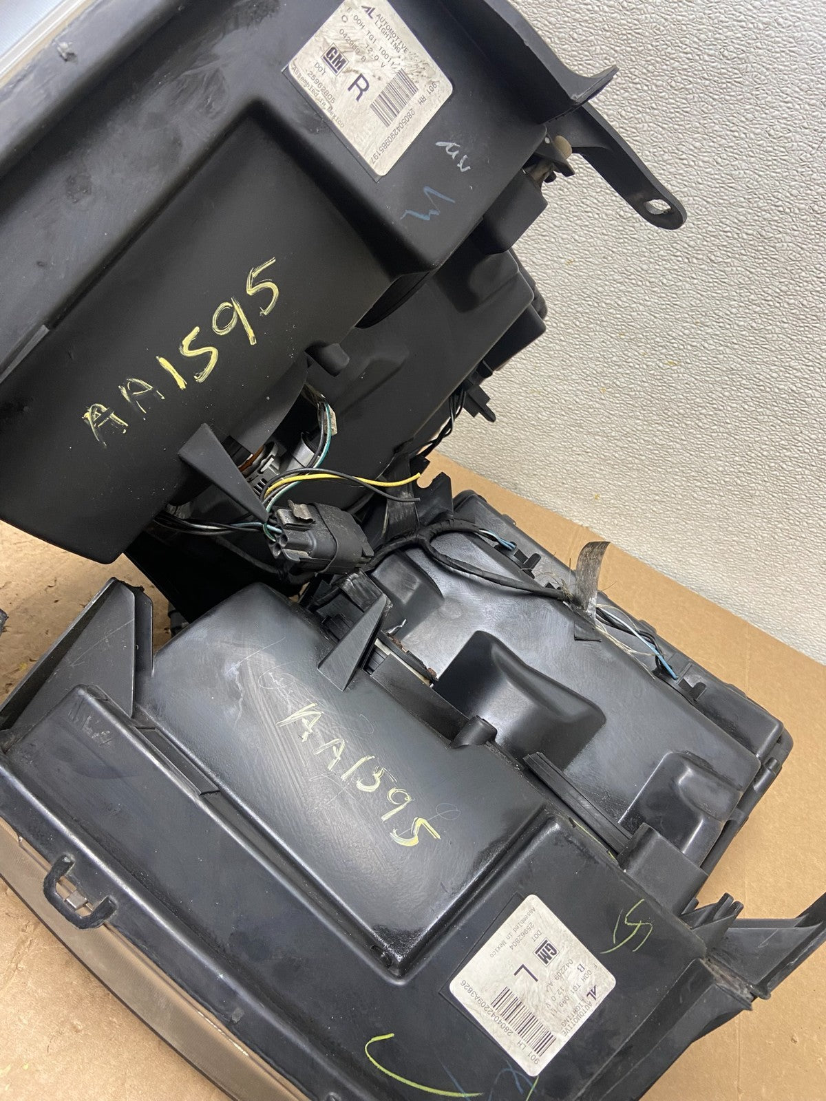 2007 to 2014 Chevrolet Silverado Left+Right Side Headlights AA1595 DW16