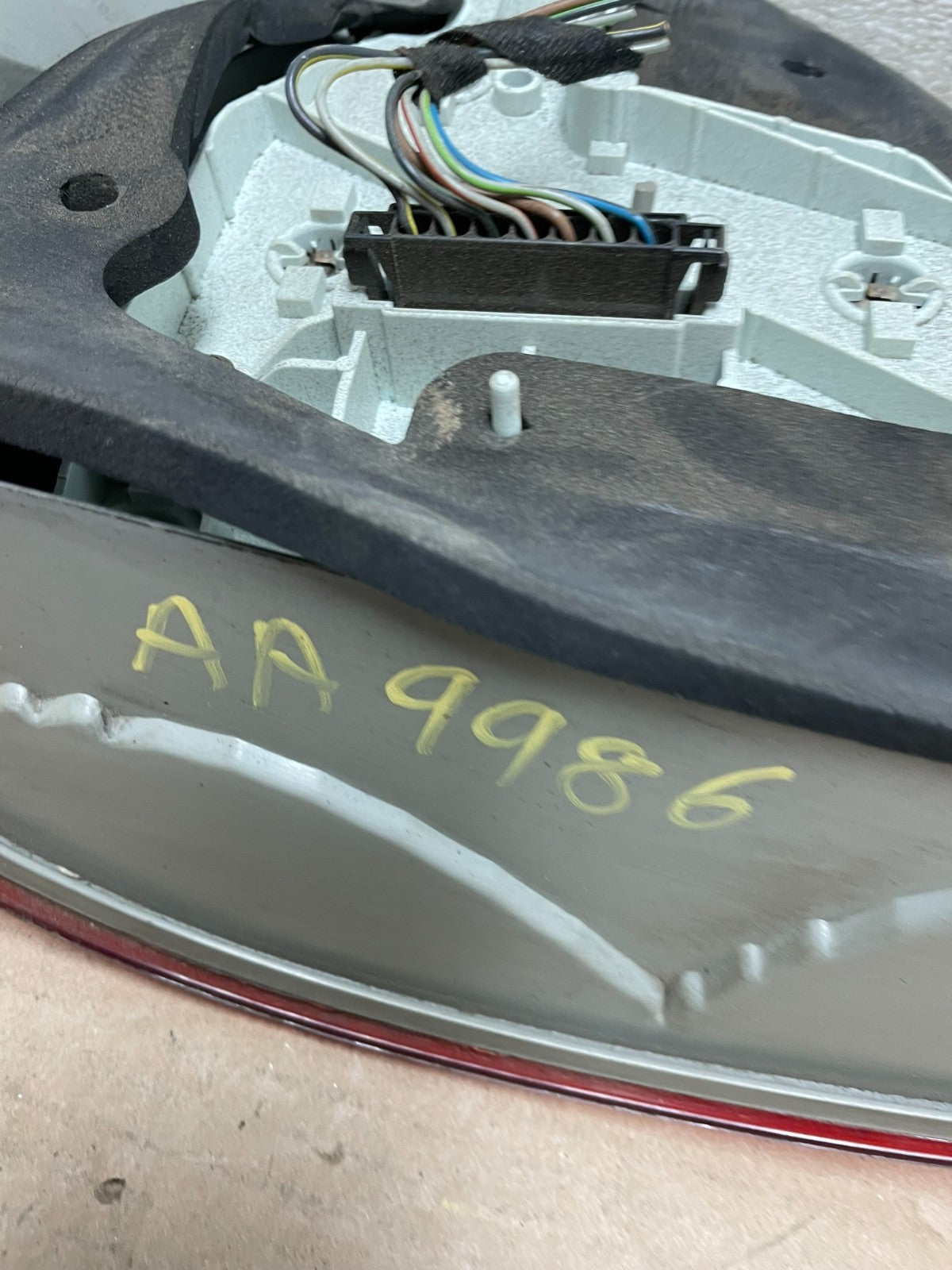 2007 - 2009 Mercedes E E320 E500 Sedan Right Passenger Tail Light OEM AA9986 LK5