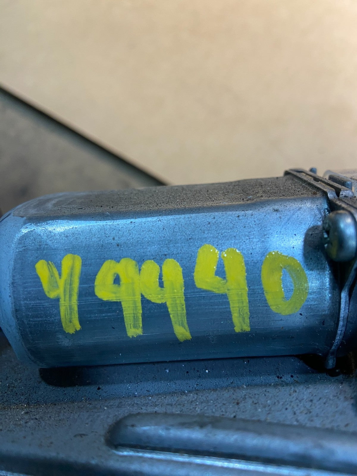 2007 to 2015 Mazda CX-9 CX9 Windshield Rear Wiper Motor Y4440 DG7