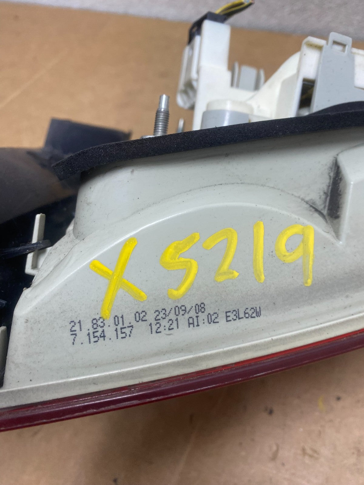 2009 2010 BMW 323i 325i 328i 335i 3 Series Left Driver Tail Light OEM X5219 DW8