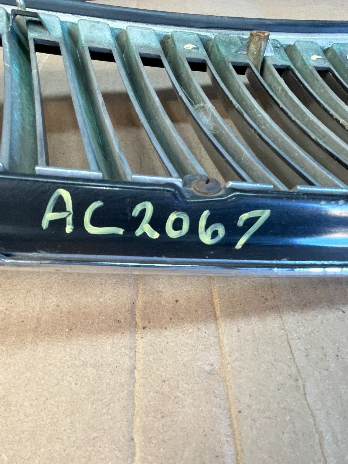 2002 to 2005 Hyundai XG350 Front Upper Grill Grille W/Emblem ac2067 DG6