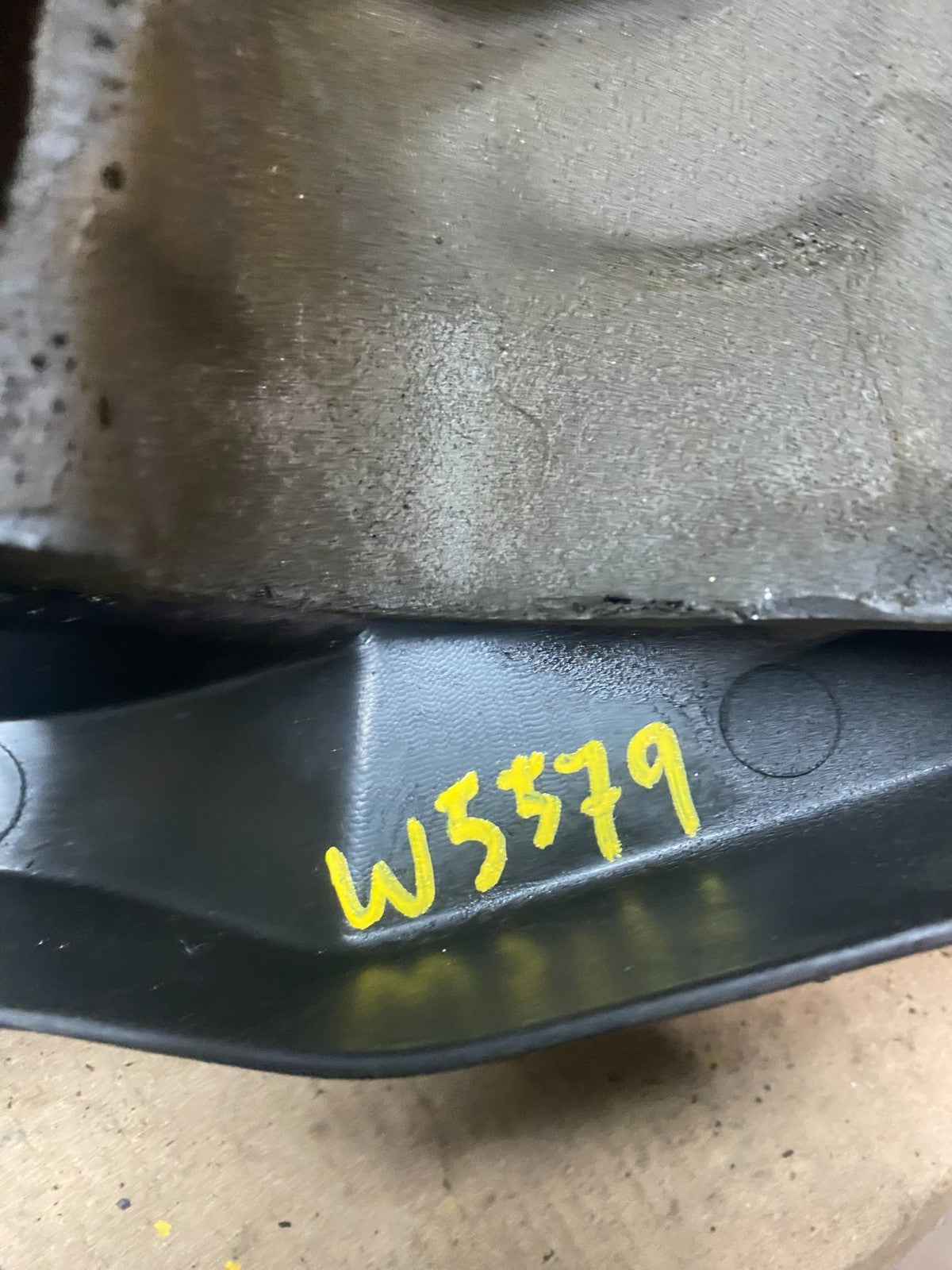 2012 to 2014 Chrysler 200 Engine Cover Top Lid Cover W5579 DG9