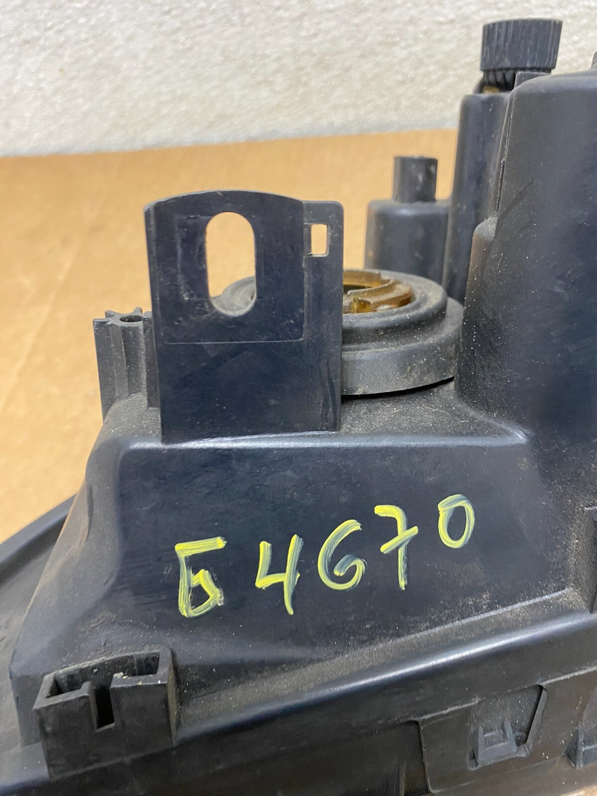 1997 - 2000 BMW E39 5 Series Headlight Right Passenger RH Halogen G4670 OEM DG18