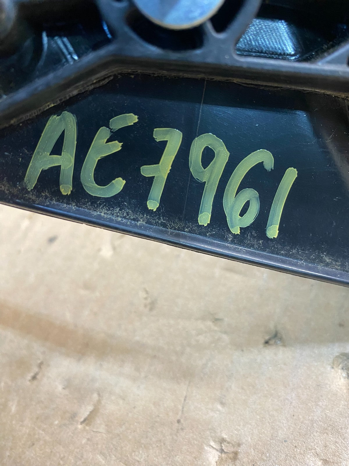 2007-2013 Chevrolet Tahoe Silverado Suburban Right Passenger Mirror AE7961 DW9