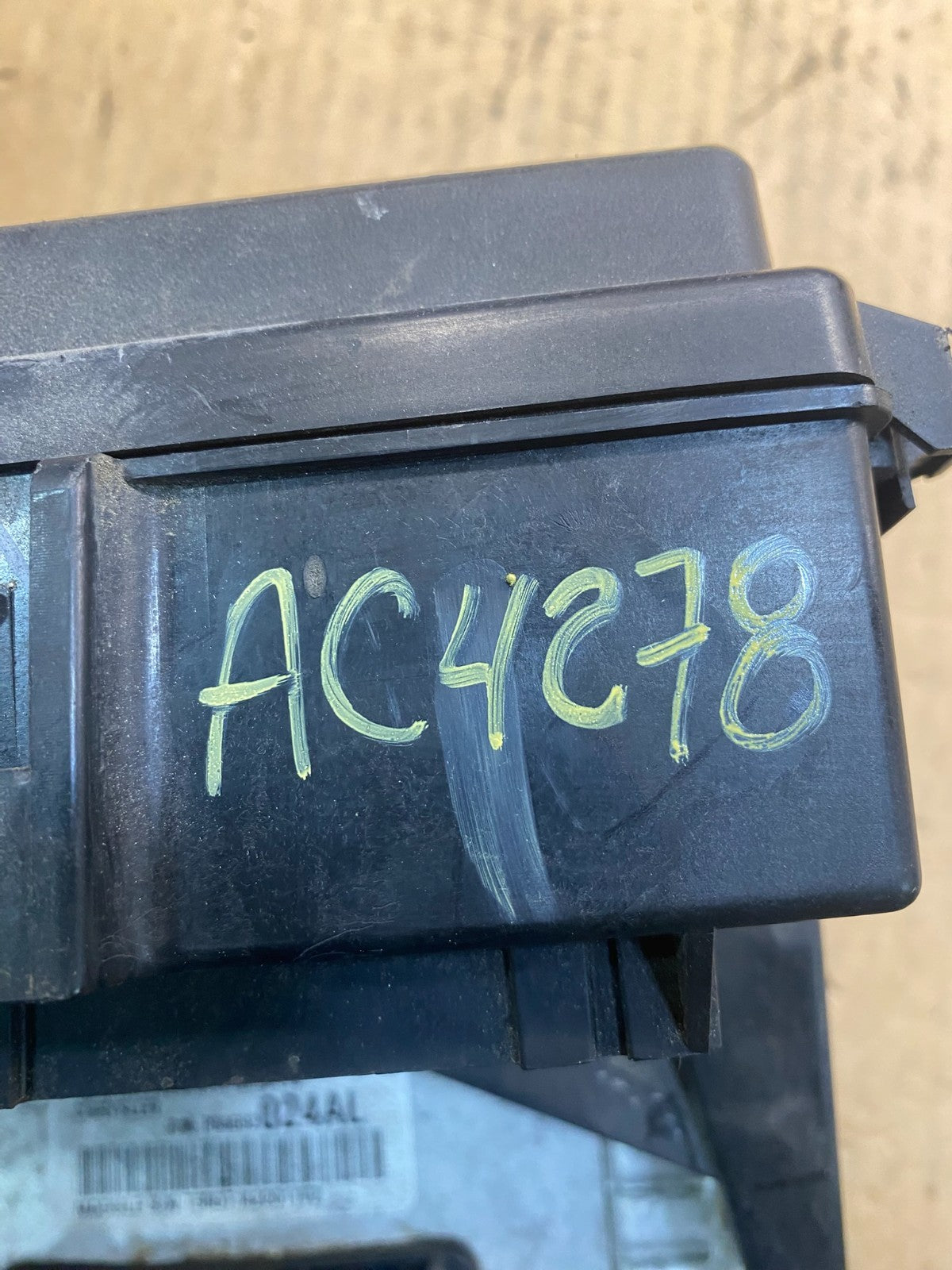 2006 Jeep Grand Cherokee Integrated Power Fuse Box 04692085ab AC4278 DG7