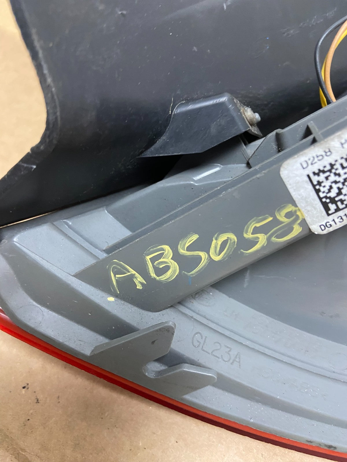 2014 - 2018 Ford Taurus Interceptor Left Driver LH Side Tail Light OEM AB5058 DW6