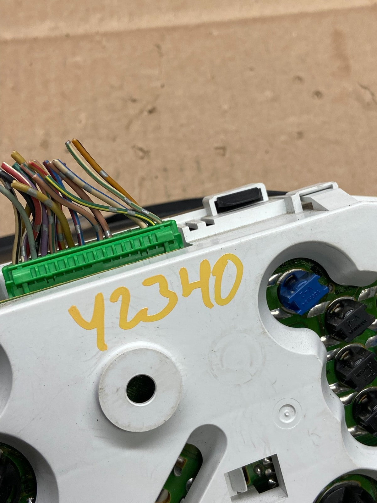 2003 Isuzu Rodeo Speedometer Cluster Gauge OEM Y2340 DG6