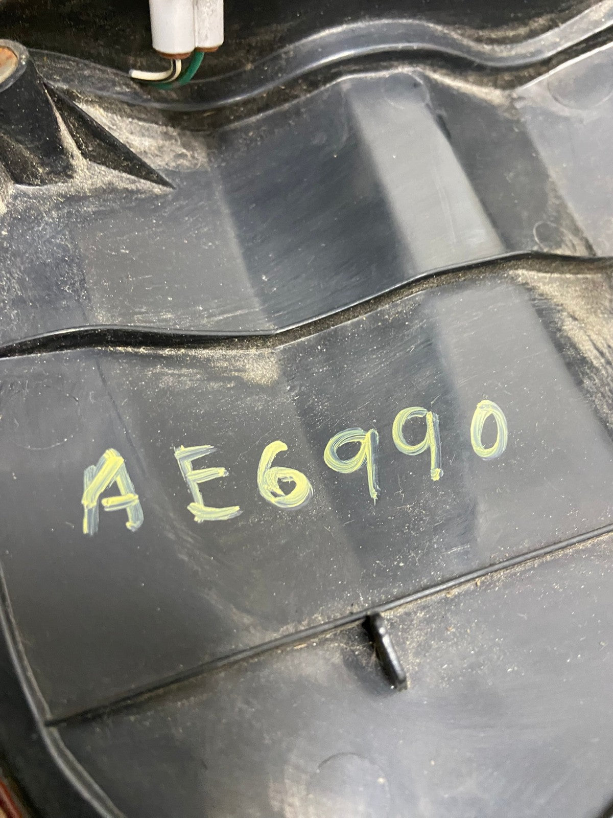 2001- 2004 Toyota Sequoia Right Passenger RH Side Tail light Inner AE6990 LK5