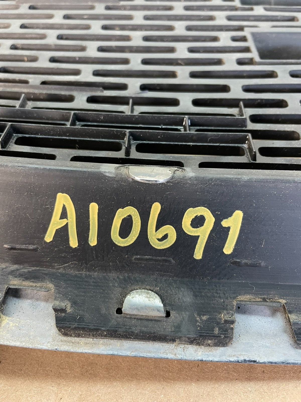 2007 to 2012 GMC Acadia Front Upper Grill Grille AI0691 DW5