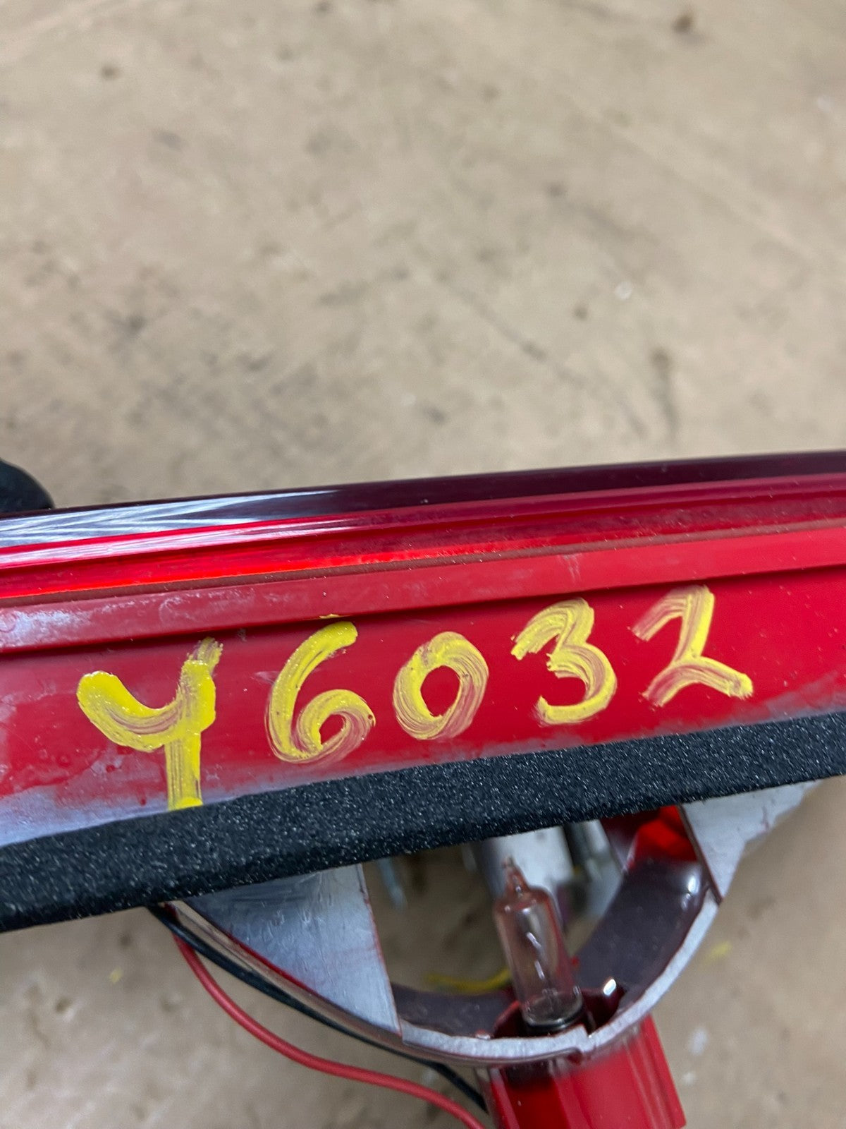 2009 - 2012 Bmw 7-Series F01 F02 750i Right Passenger Inner Tail Light Y6032 DW7